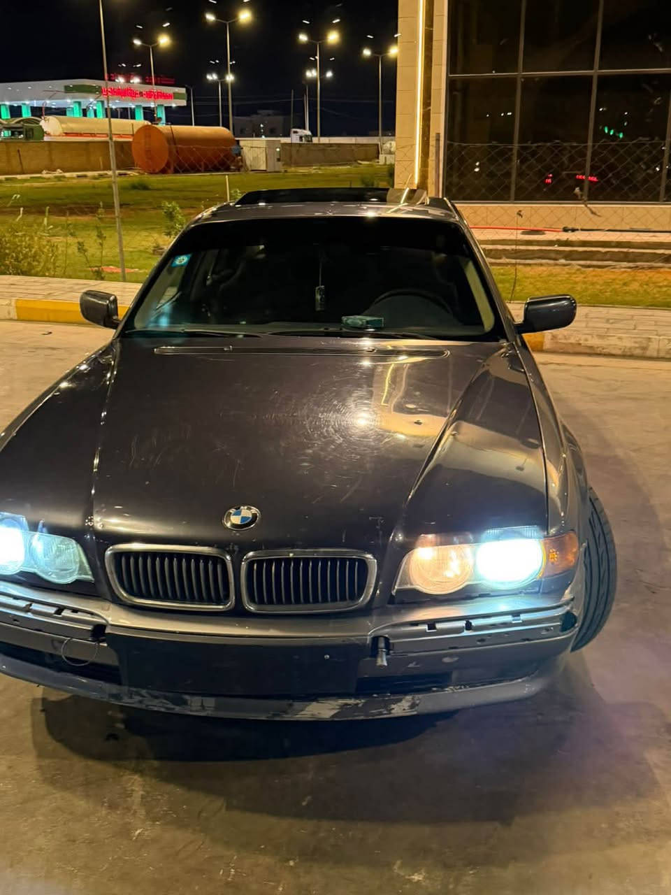 سلام وعليكم
من رخصه الدمن المحترم 
2001اصل اصل 
BMW كاسحه 

السياره جاهزه كير محرك صدر امامي جديد 

شويه الخلفي تعبان متروكه سياره امانت الله 

نقصه صبغ وغرفه فقط رقم بغداد قبل شهر محوله ارقام جديده نكليزي بسمي تحويل ثاني يوم سياره ما محتاجيه وريد نبيعه سعر 65وبيه مجال للشراي الاستفسار ***********

مكاني واسط مركز المدينه
