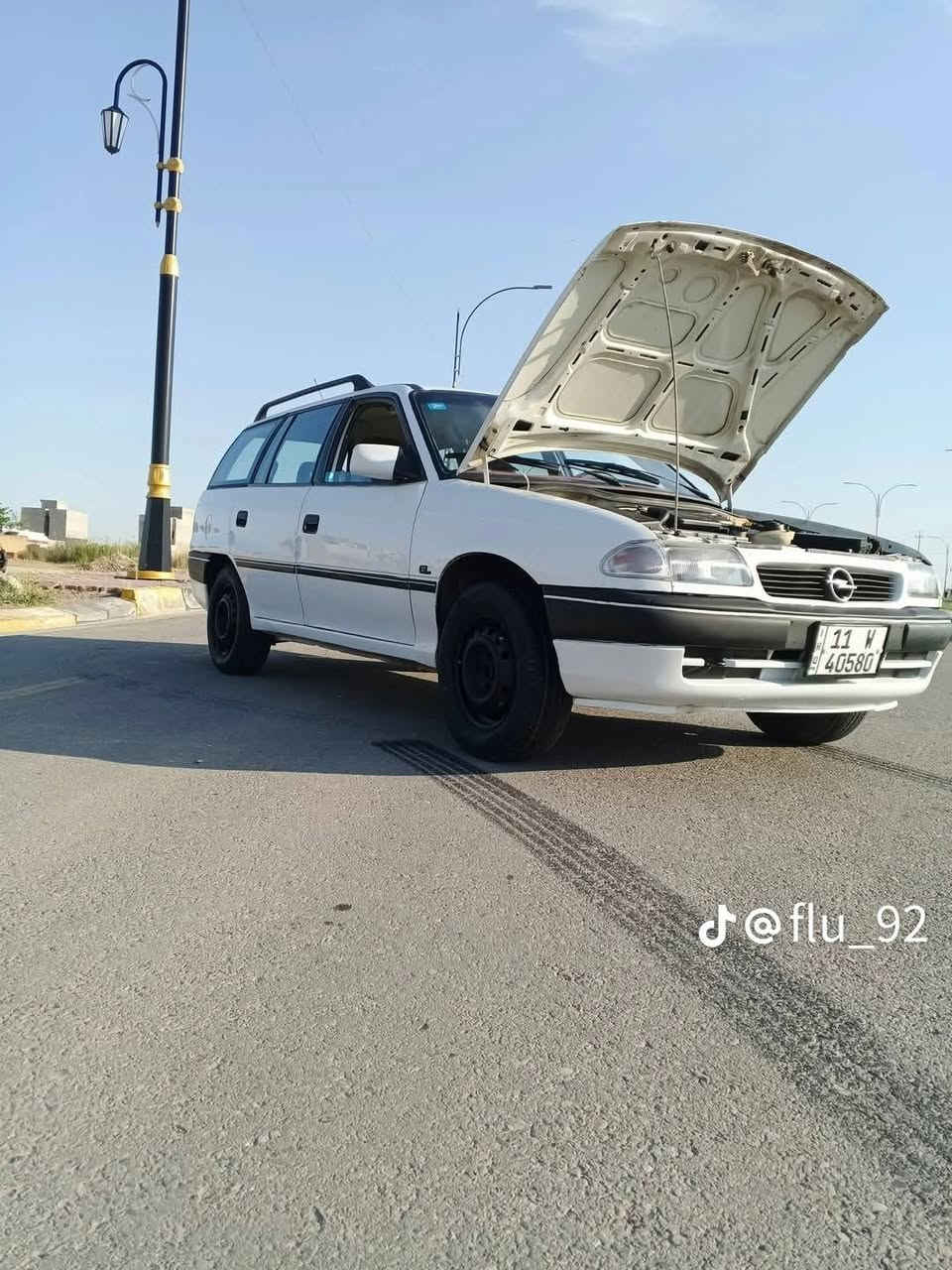 السلام عليكم سياره استرا ستيشن موديل 93 مكان موصل بيع مستعجل التواصل على الرقم***********
