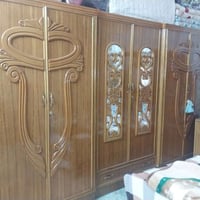 غرفة خشب • نضيفه • شبه جديدة