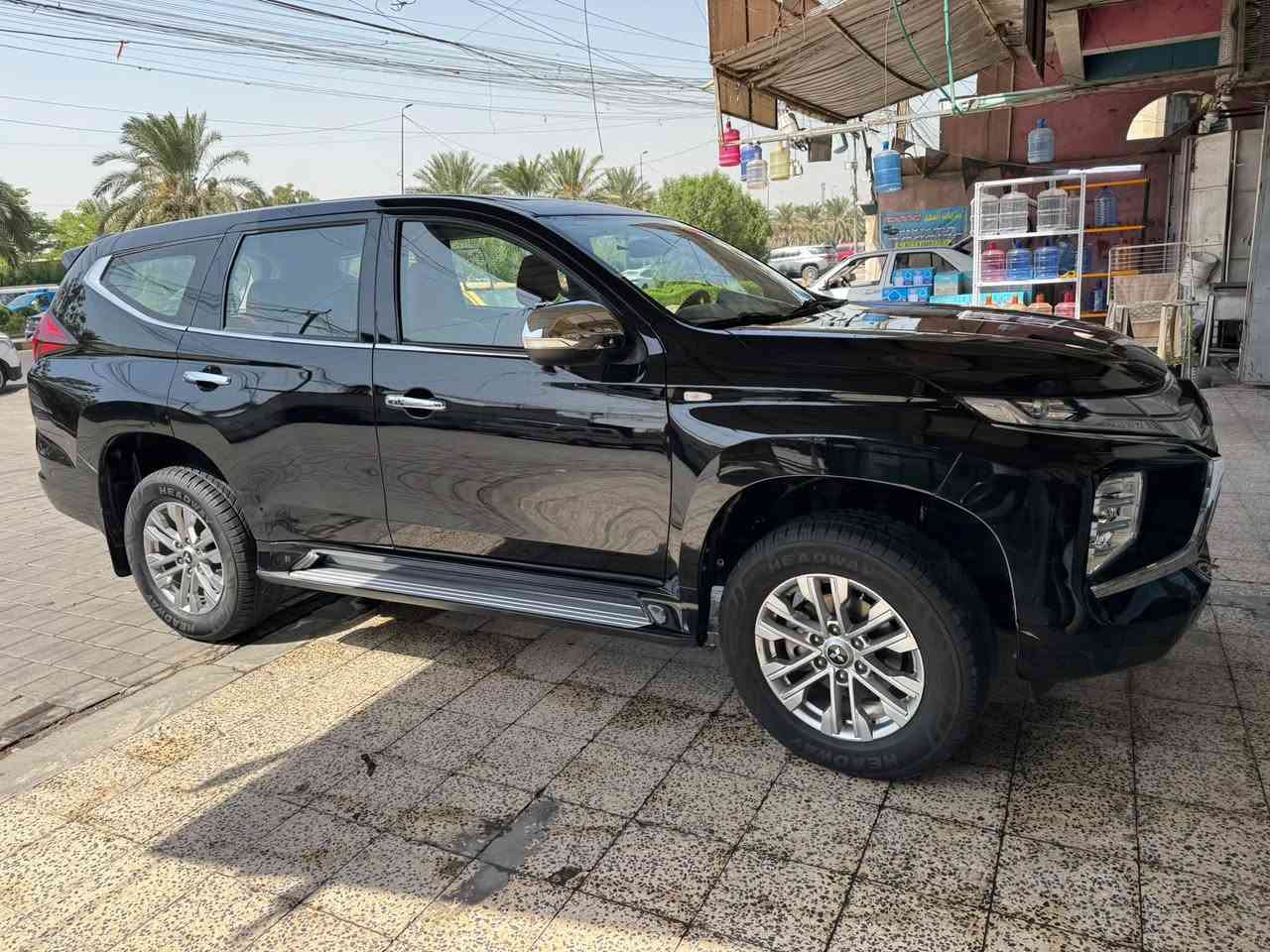 السلام عليكم مونتيرو موديل ٢٠٢٢ ماشيه ١٢ الف اخت الزيرو فول مواصفات بصمه فتحة جلد احمر ٤ كاميرات ٧راكب ٣ قطع تبريد بيها باب صبغ فقط سونار مرفق مع الصور السعر ٢٢٠ ورقة مجال بسيط *********** ابو مصطفى مكاني بغداد البنوك رقم اربيل تحويل مباشر
