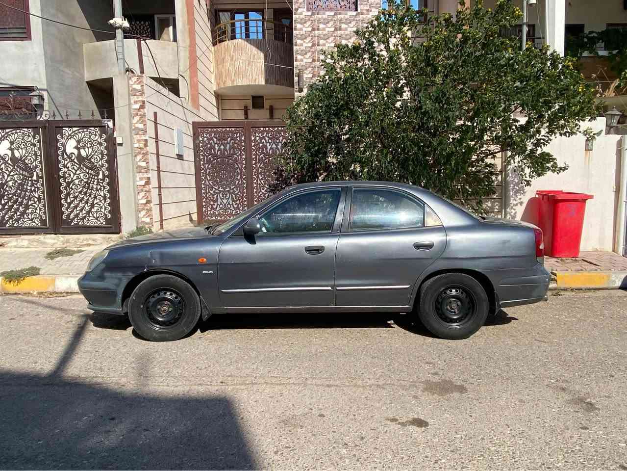 دايو نوبرا موديل ٢٠٠٠ 
رقم سليمانية 
مصبوغ جمالية بدون حادث بدون شاصي بدون دواخل 
بطاقة بانزين بيها
 تبريد ثلج
شرط كيرو ومحرك 
لل تواصل ***********
سعر ٢٧ ورقة كركوك, العراق
