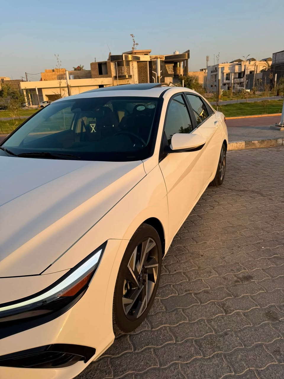 ((    هونداي ألانترا  ))
وأرد امريكي مديل 2024 
. رقم اربيل   دولي تسجيل جديد .
. الضرر موضح بالصور
بدون شاصي بدون دواخل    
 باقي كفاله 
   ( مكينة 2.000دوش) 
     🩶لون ابيض صدفي  مميز 🩶
 سيارة كلش جديدة وجاهزة  
(فول موصفات 
 دجتال لد بالدشبول فتحه  ) )
السعر 163
العنوان البصرة أبلة  
رقمي ***********
