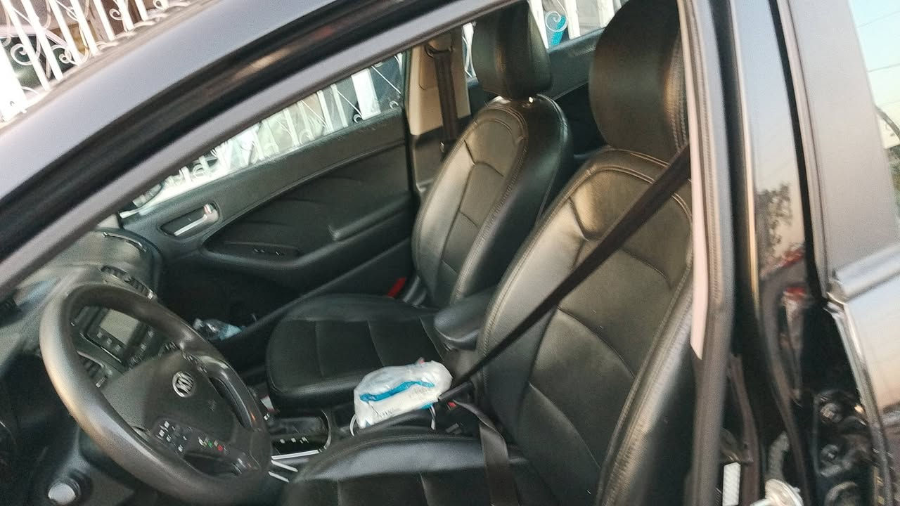 السلام عليكم 
كيا فورتي ورد مريكي  موديل 17
الحادث باب جملغ بل عراق بنيد صبغ كلير جماليه فقط 
كير محرك تبريد مكينه كفاله عامه 
محرك 2000
دوش
رقم سليمانية انكليزي سنوية جديدة هزه ارضيه 
تحويل ثاني يوم 
سعار سياره 95بي مجال شي بسيط للعنوان بغداد بلديات نتصل وتدلل عله رقم 
***********
