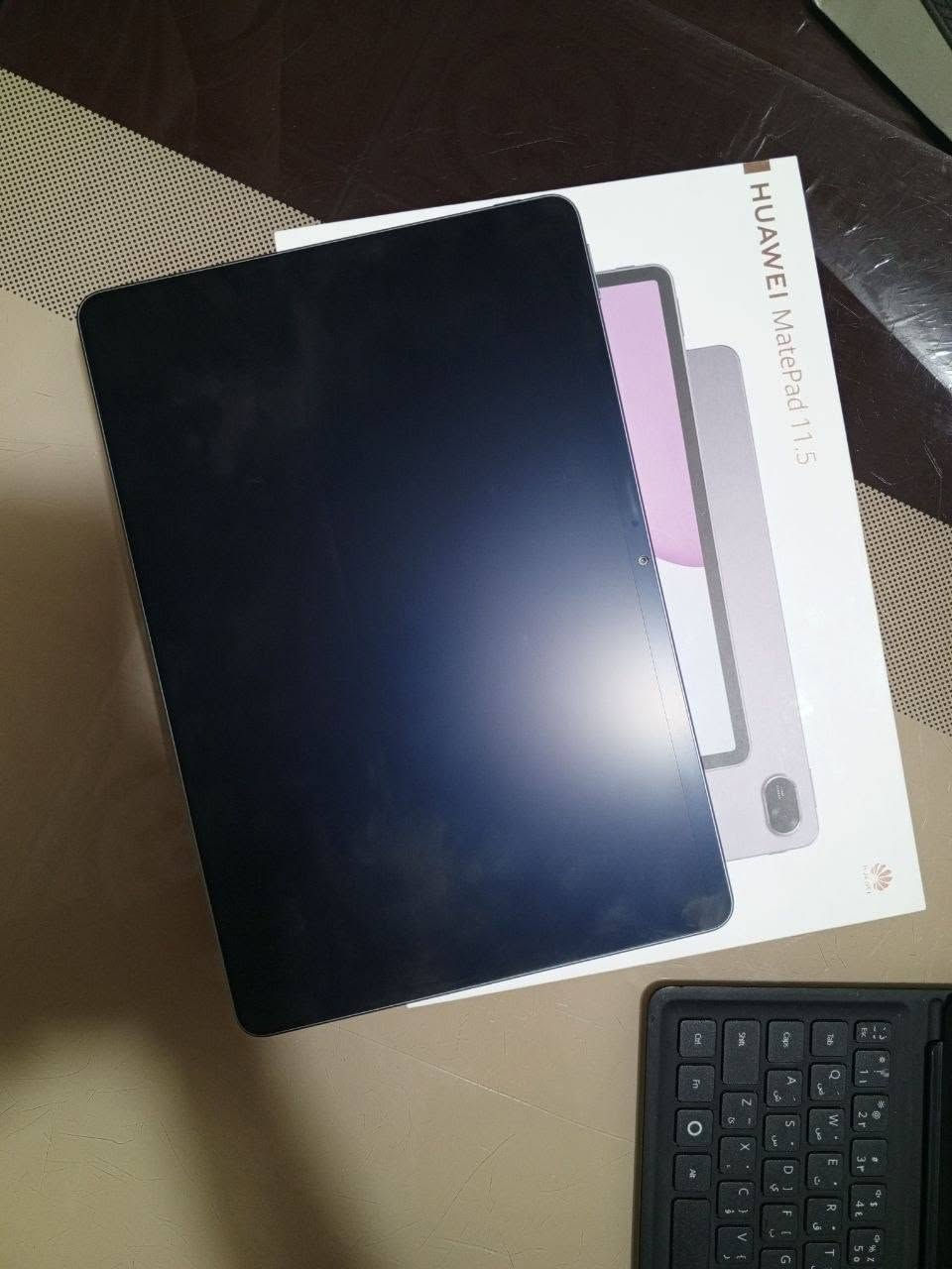 للبيع  Huawei MatePad 11.5 جهاز نضيف بمعنة الكلمة ما صارلة شهر ونص
. 
ذاكرة 256 .رام 8 . 120هرتز .بطارية 7700.
. 
المكان كربلاء حي العامل
. 
متواجد على هاذا الرقم *********** 
. 
سعر 450
