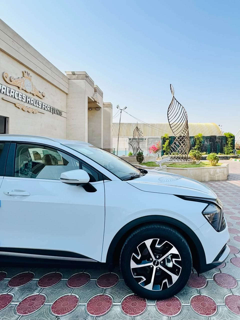 اسعد الله ايامكم بكل خير
الحلال للبيع للبيع او الامراوس كيا سبورتج (2025) خليجي ✅
Kia sportag
وكاله خليجيه كفاله عامه على وضع الشركه كلشي بيها شركه و بلادي عدا pdr كد اربع اصابع و الباقي كفاله من الرصعه و الشخط و البارد و التبديل و الصبغ ..
السياره لله الحمد على ايد وحده من استلامها و هيه زيرو 0
رقم اربيل باسم شركه تريد تحويل تريد وكاله موجوده
ماشيه 38 الف كم 

المواصفات:

♦️محرك 4 سلندر DOHC 2.0 MPI
♦️القوة: 147 حصان
♦️گير أوتوماتيك 6 سرعات
♦️رادار جانبي 
♦️ويل قياس 18 مع تخم تاير نيكسين 
♦️شاشة معلومات وسطية كار بلي متصل
♦️بلوتوث + أوامر صوتية
♦️كاميرا خلفية دواره 
♦️حساسات أمامية وخلفية
♦️بيها نظام المنحدرات  
♦️تشغيل بصمة + دخول ذكي
♦️ تحكم ستيرن متعدد
♦️مثبت سرعة + وضعيات قيادة 4 وضعيات
♦️اوتو هولد +هاند بريك بصمه 
♦️مقياس ضغط الاطارات
♦️مرايات شفط فول كهرباء 
♦️إضاءة LED أمامية وخلفية
♦️حساسات مطر + تعتيم مرآة داخلي

السعر 205$ و بيها مجال بسيط للشراي 

للمعلومه السياره جاهزه من كلشي مكينه كير على وضع الشركه حداديه امامي خلفي وكاله باتري وكاله 
حتى سبيرها ما نازل و لا العده مستخدمه و كل براغي السياره حتى البلاستك باقي بالخط الازرق مال الشركه 

🏠 مكان السيارة : النجف الاشرف  🏠
📌للاستفسار الاتصال  عالرقم التالي :

***********رقم تلفون 
.
.
