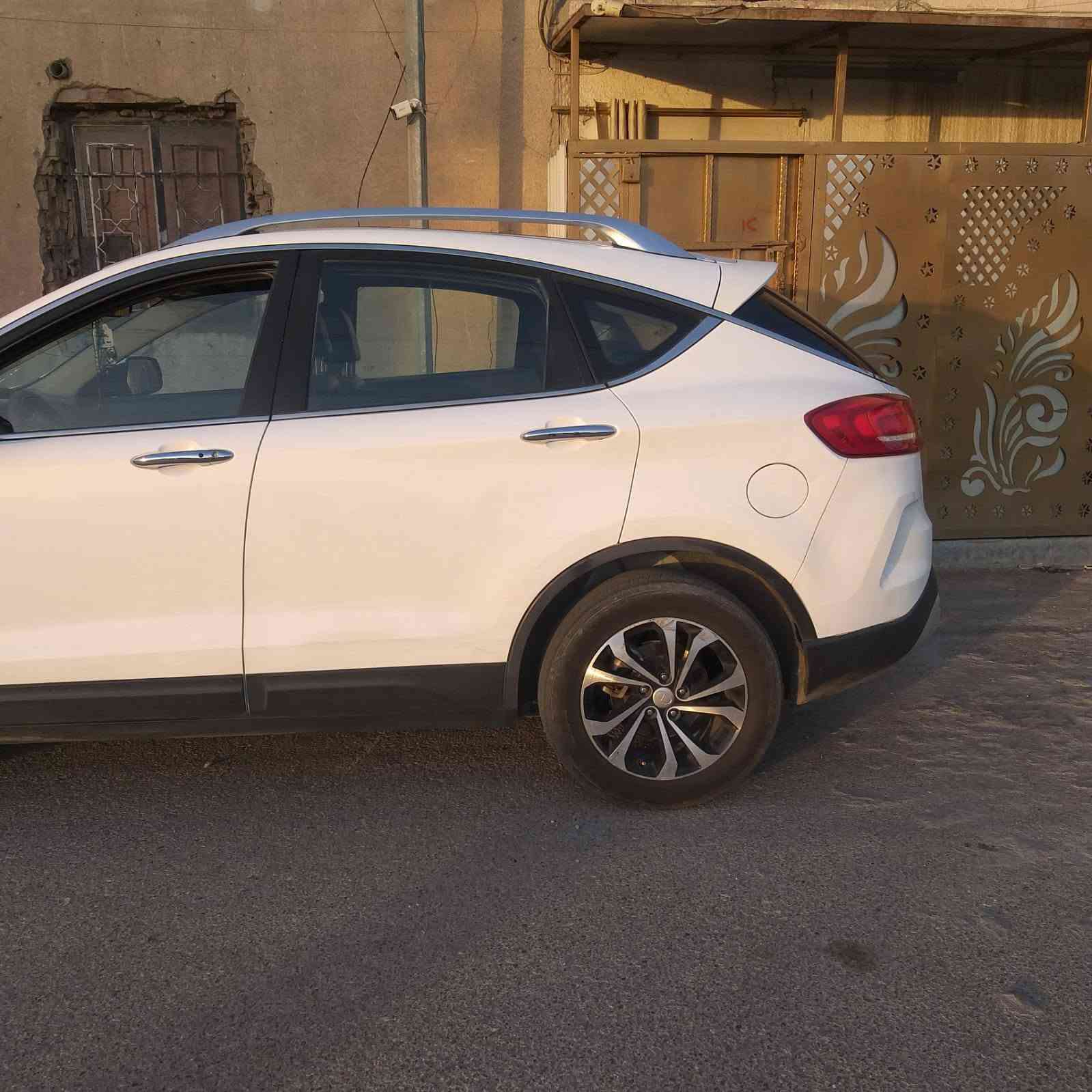 📢 وجبة الـ SUV العائلية ع السريع.. FAW X80 موديل 2021 للبيع  🇨🇳🔥

للباحثين عن الفخامة، المساحة، والمواصفات الحديثة بسعر مغري جداً، سيارة مرتبة وجاهزة للاستخدام اليومي فوراً:

🔹 الـمـواصـفـات الأساسية:
* النوع: فاو إكس 80 (FAW X80).
* الموديل: 2021.
* المحرك: 2000 cc.
* ناقل الحركة (الكير): أوتوماتيك 6 سرعات.
* الفئة: SUV عائلية مرتفعة وعملية.
* الرقم والملكية: بغداد

✨ الرفاهية والمواصفات (فول كامل):
* فتحة سقف بانوراما واسعة 🌅.
* بصمة تشغيل بلادية + بصمات دخول ذكي للأبواب.
* شاشة عملاقة قياس 11 إنج.
* مقاعد جلد فاخرة + تدفئة بالمقاعد.
* كاميرا خلفية + حساسات أمامي وخلفي.
* مثبت سرعة (Cruise Control).
* مرايا جانبية كهربائية شفط.
* إضاءة ليد زنون + كشافات ضباب.
* نظام صوتي فخم (8 سماعات عالية الدقة) 🔊.
* أنظمة أمان متكاملة: (ABS + ESP + TCS + TPMS لمراقبة ضغط الإطارات + سايد بريك إلكتروني).تفاصيل خاص او اتصل ***********

#ع_السريع_للسيارات #FAW_X80 #فاو2021 #سيارات_العراق #SUV_عائلية #للبيع #مراوس
