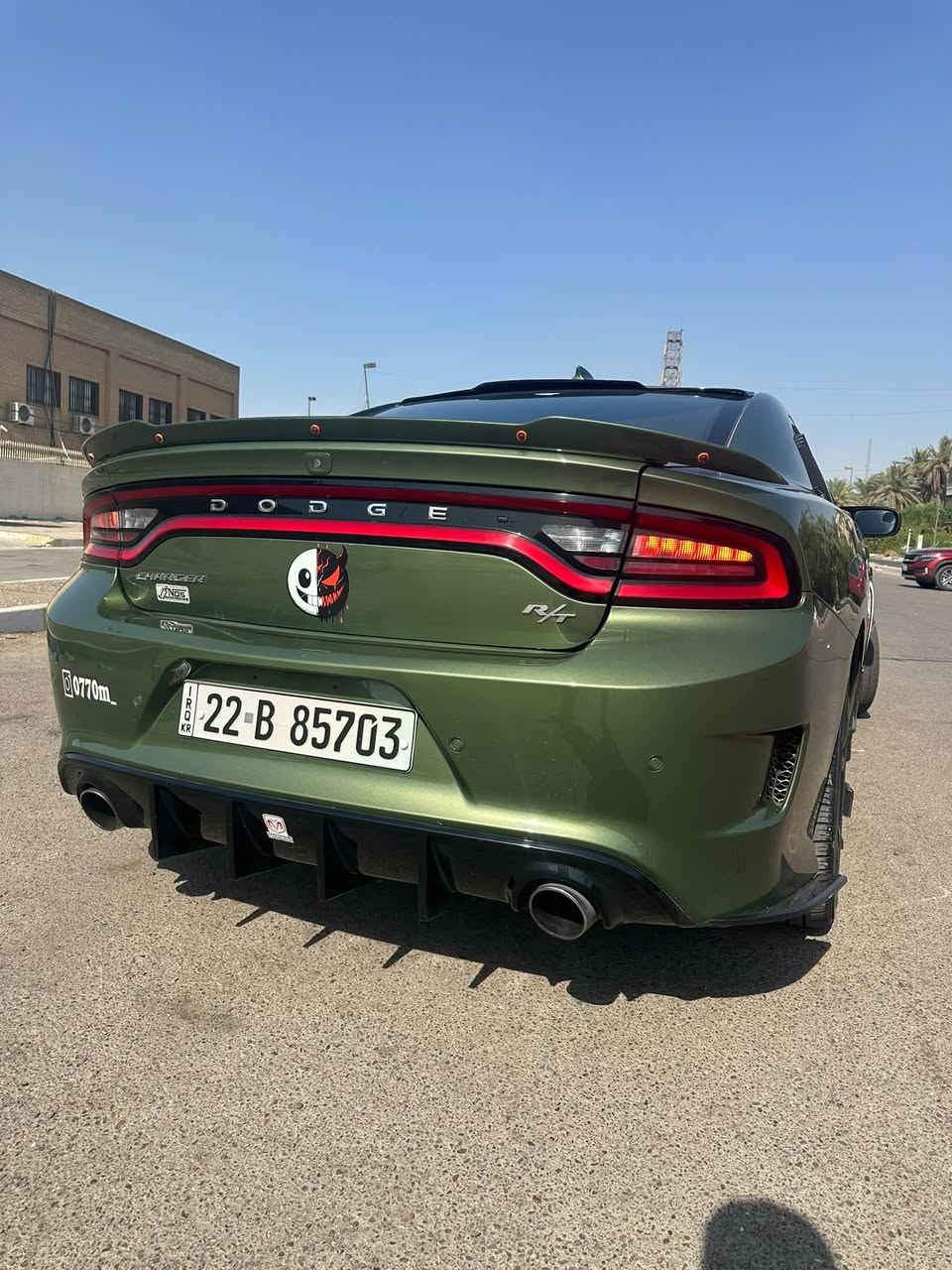سلام عليكم تشارجر ٢٠٢٢ R/T 5700 سوبر تراك باك ماشيه ٦٦ ونص كيلو متر حادثه البنيد راجع بارد والصندوك عل بارد سياره نظيفه كُلش بلاديه حت حجر بيئه بيه وعليه مروحه دبل مال srt رقمه اربيل بأسمي 250$ بيه مجال
*********** بغداد

نص مكتوب في الصور:
- 10 photos