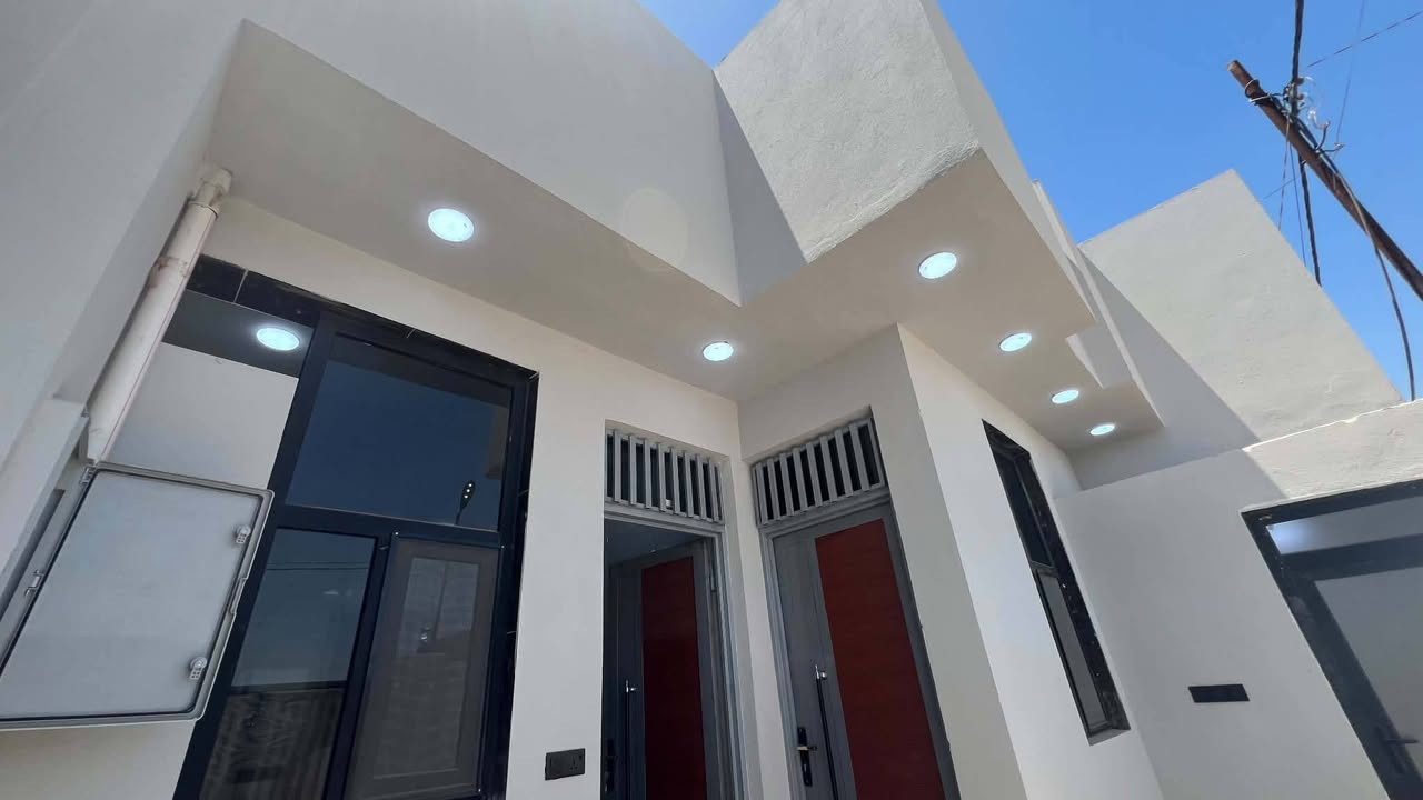 دار سكن للبيع
طابو زراعي سند 25 مشمول بالتطويب
ديوانية طريق السنية السياحي 
داخل مجمع توحيد العفلوگي 
بداية شارع المركز 
يقع على شارع ١٥ M رئيسي 
بناء حديث غير مسكون 2026
المساحة 140 M 
طابق واحد كونكريت مسلح 
يحتوي على... 
غرف النوم عدد 2 ماستر / صالة / استقبال / مطبخ 
مجمع صحي عدد 3 
للاستفسار
                         مراجعة
مكتب مهدي العتابي للعقار ديوانية الجزائر مقابل فندق برج الامراء
*********** مهدي العتابي
*********** حيدر الفتلاوي
***********
