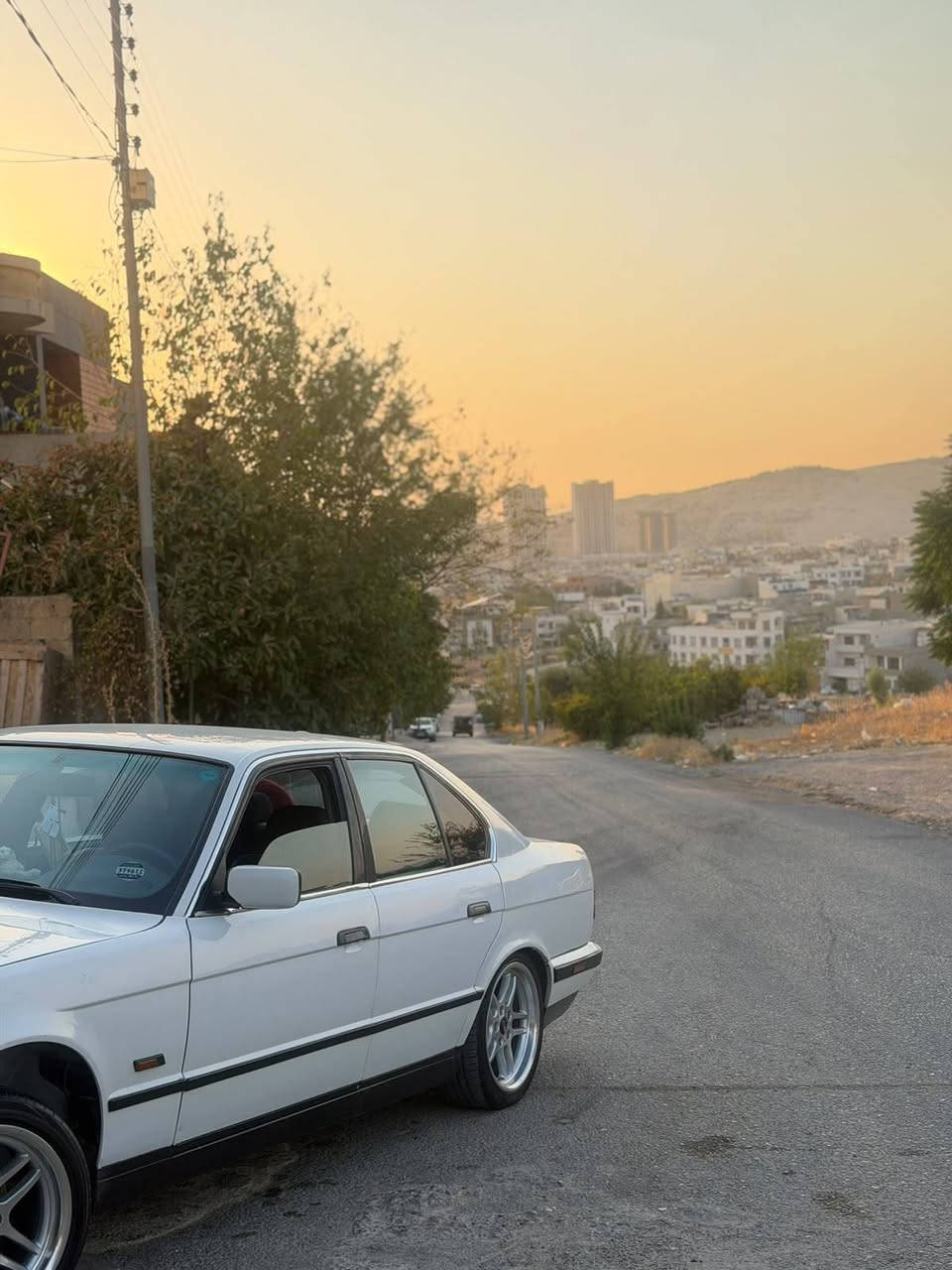 سەرەتا بەناوی خوای گەورە
BMW_525_1990
ڕەقەم سلێمانی 
گێڕ عادی و تەبرید بەس غازی نەقسە و دوجام کارەبا و ئەکسل قفڵ
مەکینەو گێڕی بەشەرت  پێش و دوا کەپس
سەیارەکە زۆر جوان و جایزە 
سعری 55$ معامەلەیەکی برایەنە 
ژ.م ***********

