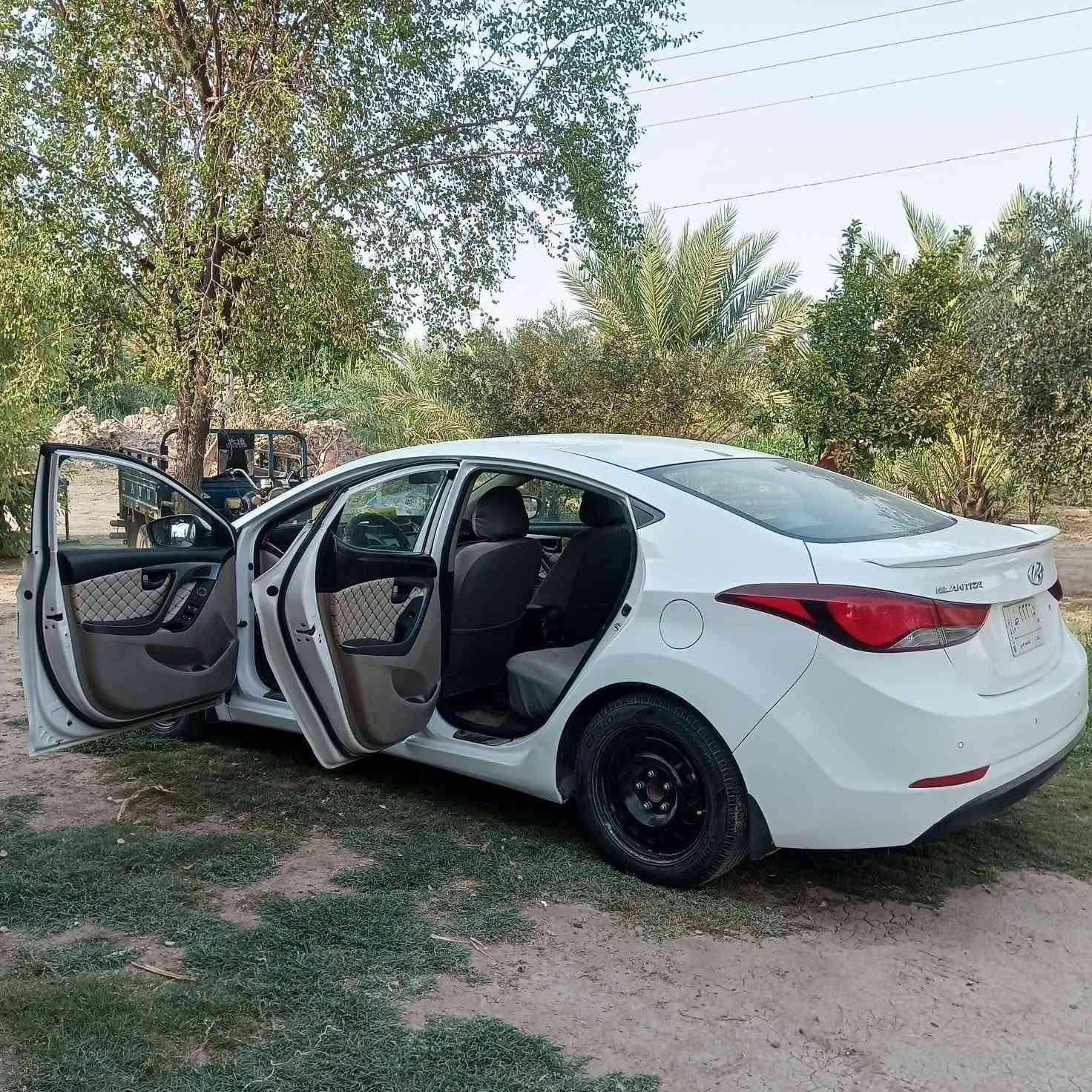 السلام عليكم النترا 16 خليجي محرك 180 دوش سياره جديده وخير من الله فقط رش بدون حادث ولا دواخل السونار موجود ويه الصور  مكفوله من الحادث تبريد مكفول كير مكفول محرك بيه خيط بخار كل تبديله ربع اله سياره بسمي سنويه لل 30 مكلف بل نشر اتصال علا صاحب السياره *********** مكانه بابل قرب الجسر السابع
