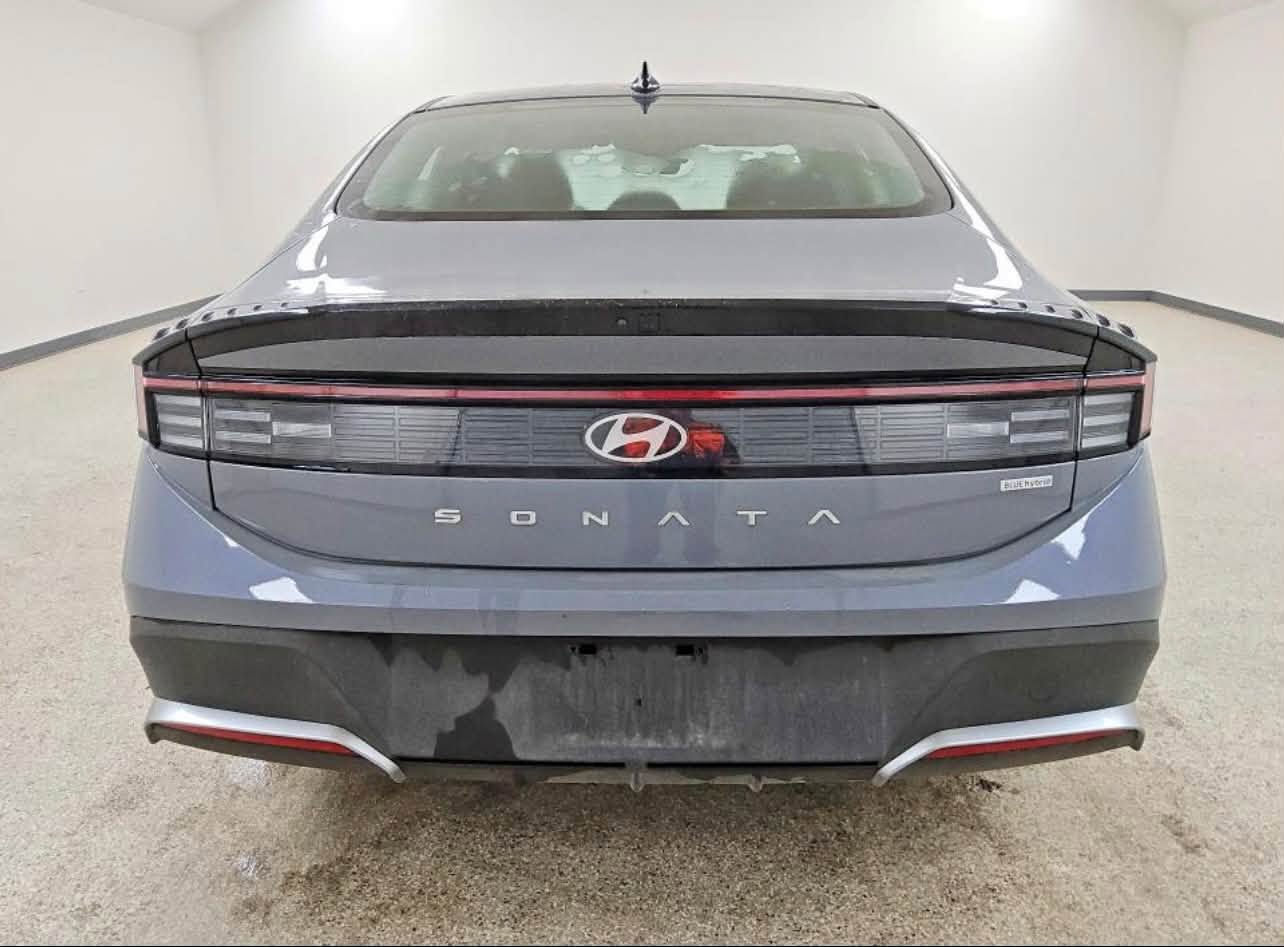 (((مكتب اسديرة لتجارة السيارات)))
📆تاريخ المزاد 21/9/2026

نوع السيارة:  Hyundai Sonata Hybrid Blue 2026
الضرر موضح في الصورة

السعر يحدد في المزاد

للاستيراد يرجى التفضل بزيارة المكتب 

📍موقع المكتب: اسديرة طق طق قرب مول انيس 

للاستفسار :
***********
اهلاً وسهلاً بكم ونشكر ثقتكم بنا💙

نص مكتوب في الصور:
- 65490817X