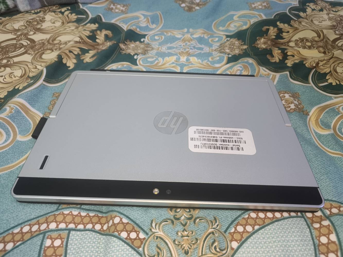 HP Elite x2 ١٠١٢ • شاشة لمس • رام ٨