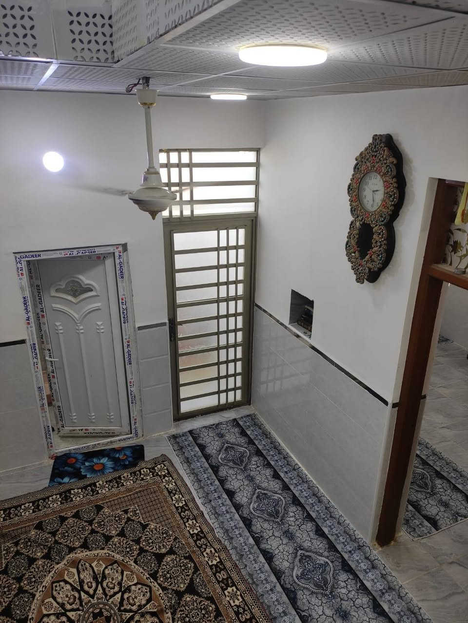 دار للبيع 100متر زراعي نيسان سكلة الكرعاوي وره مولدت صدام شارع 10متر غرفتين وصاله مطبخ  وستقبال وتخاريج البناء طابوق الأساس وسقف صب شركه الستفسار تصال ***********@
