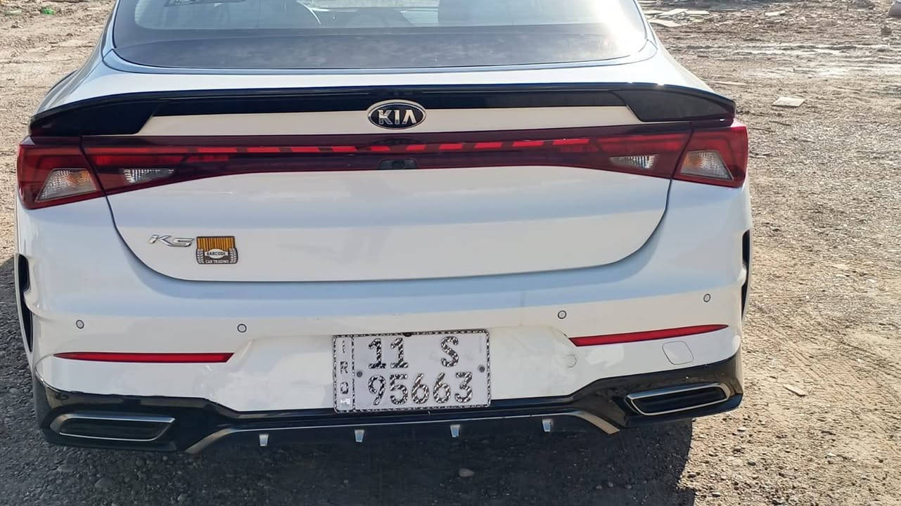 للبيع كي 5 مديل ٢٠٢١ خليجي بدون حادث بيها بعض طعجات وتم تصليحها السعر ١٦٢ مكان حي الجهاد الاتصال ***********
