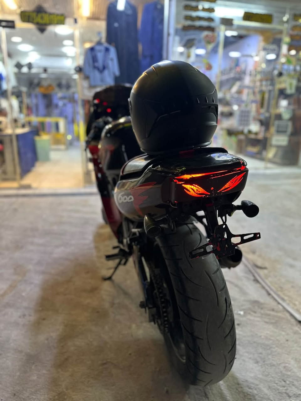 هوندا CBR600
للبيع اوراق اصولي مكينه مكفوله كفاله عامة 
السعر 16 ورقه وبيها مجال بسيط حك الجيه مكاني كربلاء قرب فندق البارون الرقم ***********

نص مكتوب في الصور:
- 86.
- ***********