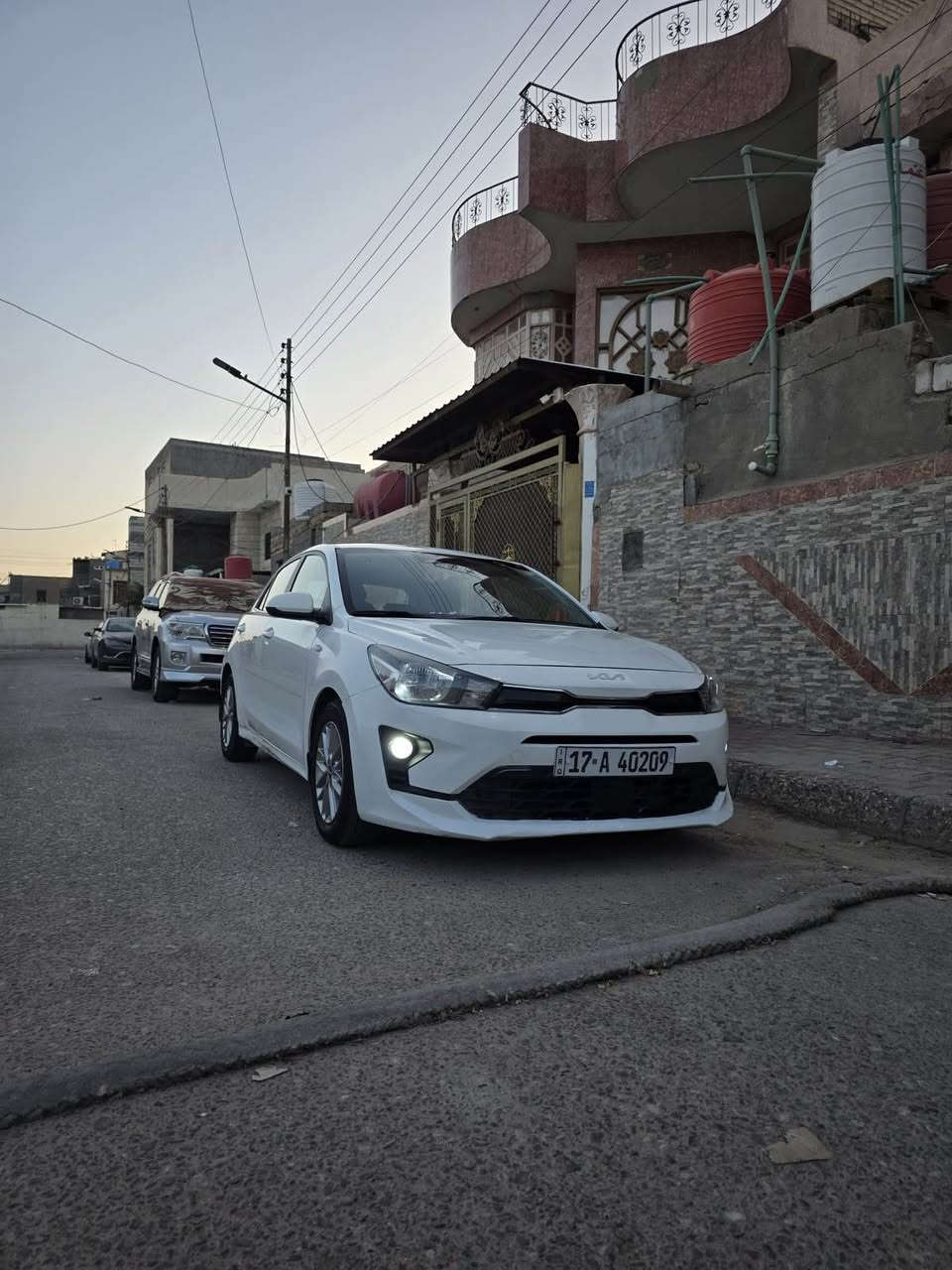 السلام عليكم 
كيا ريو 2023 
حره تحويل 
جاهزه كير مكينه حداده تبريد كل نقص مابيها 
مكانها بصره
للاستفسار *********** البصرة, العراق
