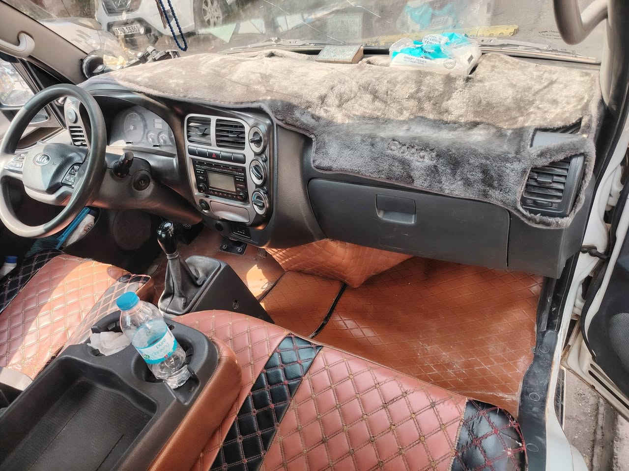 لبيع كيا حمل ٢٠١٦ باسمي محرك ٢٧٠٠ رقم بغداد باسمي ١١٠ ورقه وبيه مجال ***********
