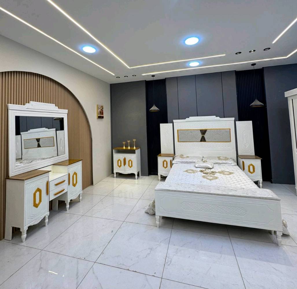 حصرياً الموديل الجديد   

السعر مليون دينار فقط 😍

غرفه نجاره قتصاديه 🛌

متكونه من 9 قطع مميزه 

الكنتور ارتفاع 240 طول 320 

مع الزاويه مجموع الطول 4 امتار 

السمك الخارجي للغرفه 5 ملم انديف

والسمك الداخلي 3 ملم معاكس ابيض

سعر الشازلون الخزان 75 الف 

سعر الشازلون المقعد 50 الف 

متوفر توصيل وشد داخل بغداد 😊

متوفر توصيل وشد لكافة محافضات العراق 🇮🇶