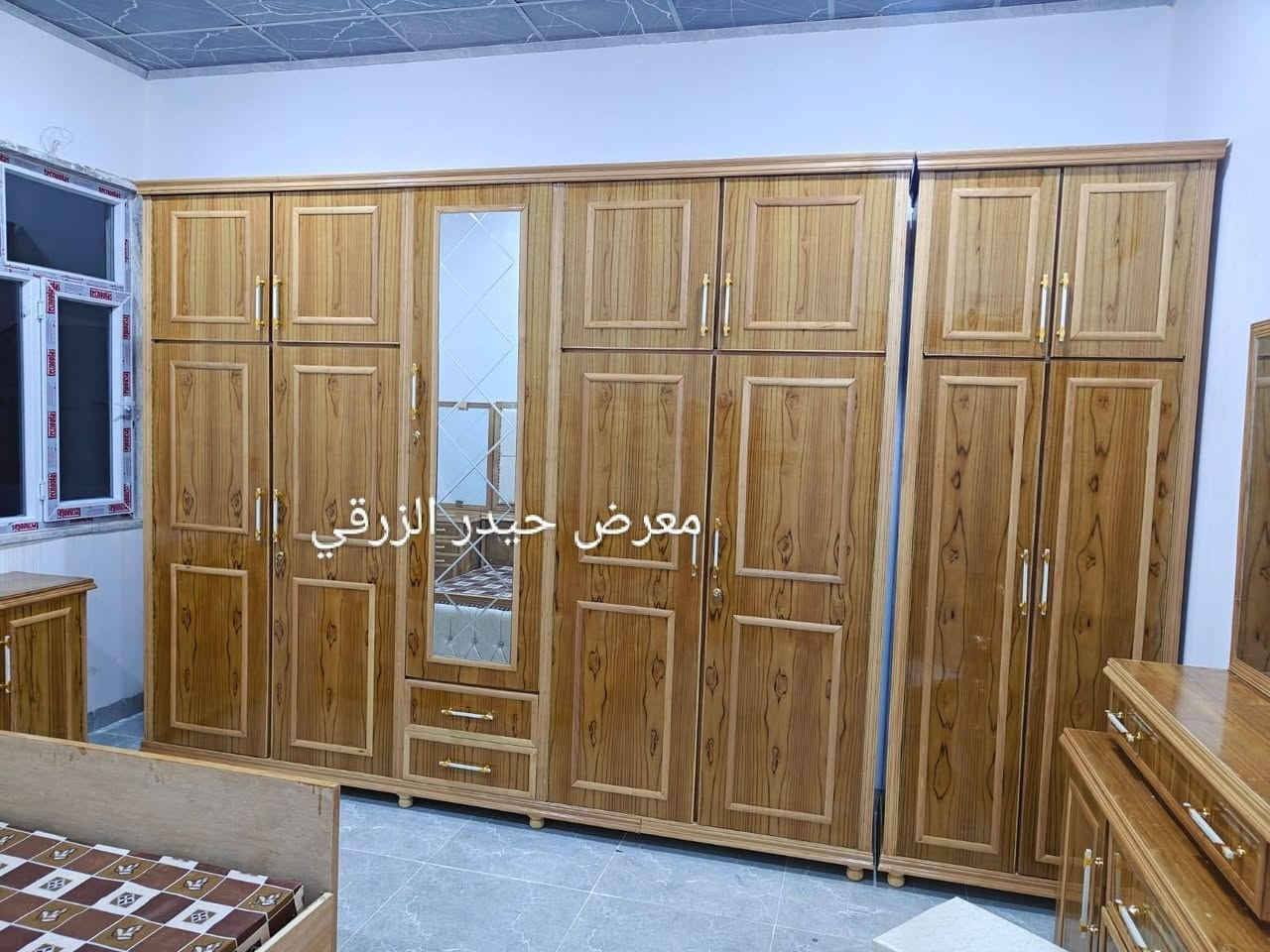 غرف نوم نقد و بالتقسيط على 12و18 شهر بدون مقدمة
صخدمة استبدال الغرفة القديمة بغرفة جديدة مع الاتفاق على الفرق
العنوان الموصل الأيمن الصناعة القديمة اليابسات 
لمزيد من المعلومات التواصل على الرقم
*********** يوجد واتساب
المشمولين بالتقسيط جميع الموظفين والمتقاعدين وابطال الدفاع والداخلية
