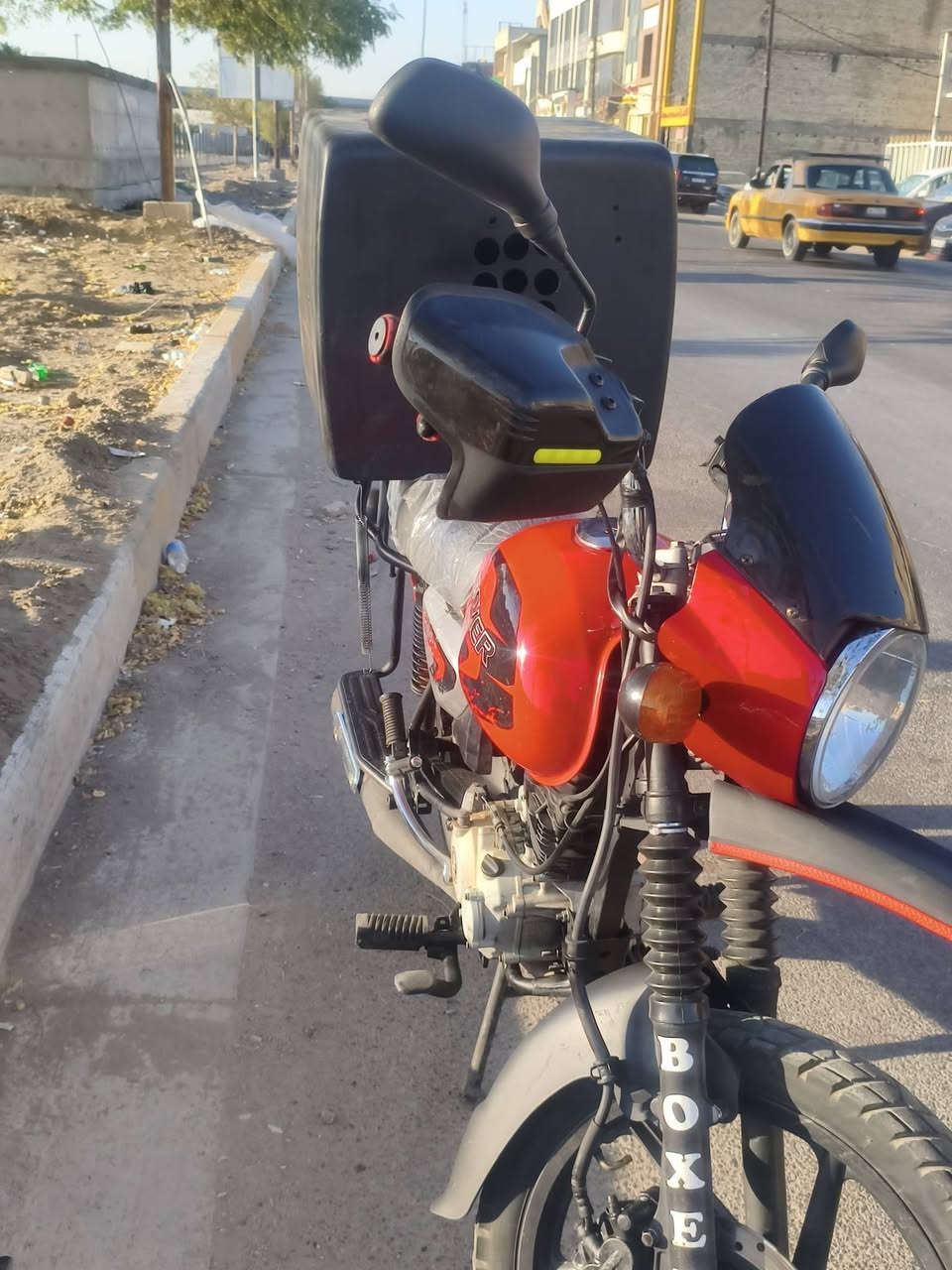 سلام عليكم دراجه البيع بوكسر مديل 22وراق كامله غنوان بغداد بوكيهات زهور طبيعي وصناعي  للحجز والتوصيل ***********
