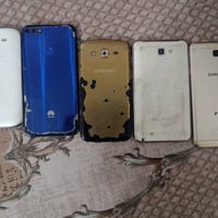 5 موبايلات طافيات رايدهة ب 15 آلاف 07715114565