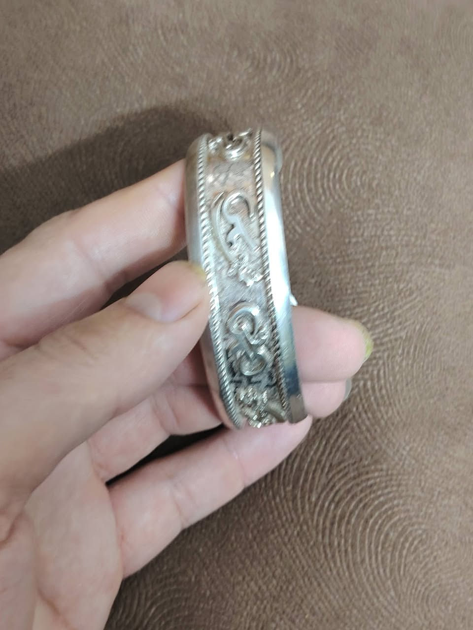 معضده فضه صلي وزنه 53غرام سعر غرام 3500بغداد مدينة الصدر توصيل لجميع المحافظات 🇮🇶تواصل واتساب ***********
