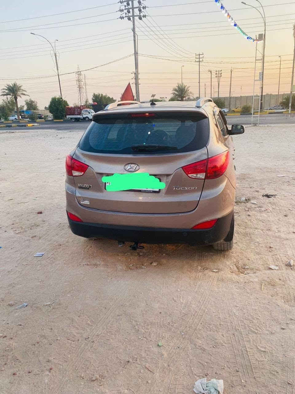 توسان امريكي ١٣ ضربتها خفيفه جدا موضحه بالصور السياره بلاديه كلها مكينه كير بلاديات مامفتوحات ابد السياره نظيفه سعرها ١١٠ بيها مجال بسيط مكانها كربلاء للاتصال*********** كربلاء, العراق
