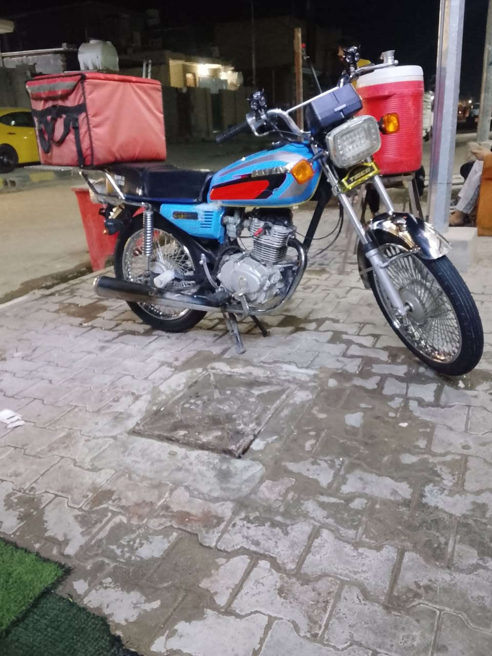 سلام عليكم دراجه للبيع ومراوس تايكر موديل 21 سعر 450 وراق سكنر وبيها مجال قليل مو شراي لا تعبني دراجه نضيفه كلش خاص رقمي ***********
