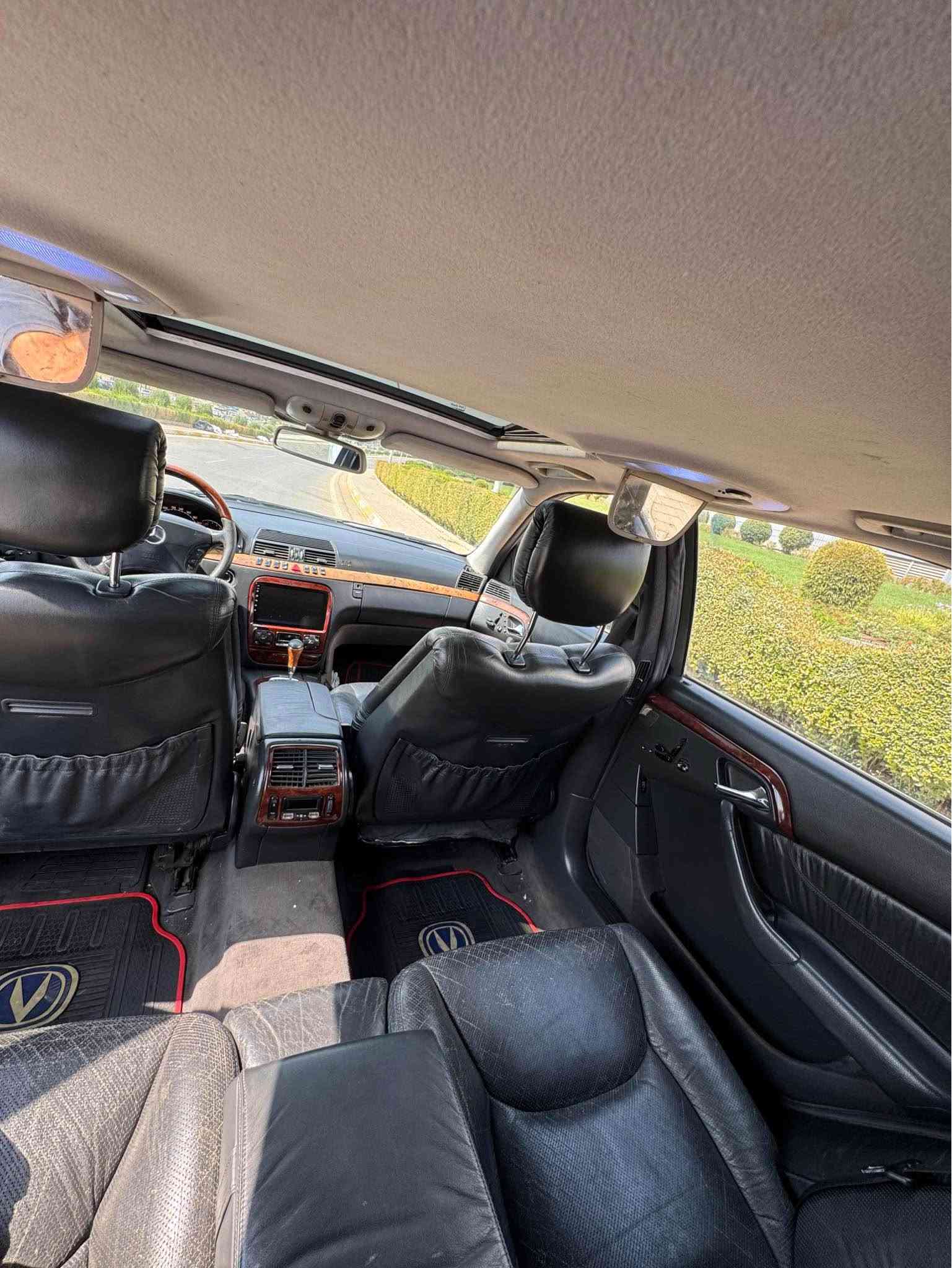 مارسیدس خەواص S500 - V8مۆدیل ٢٠٠١ ، دەرگا لارج ، فول مواسەفات ، سڵایت ، پەردە ، دەبڵ جام ، پێش و دوا حاسە ، شاشە ئایپاد ، كوشن جلد و هیتەر و خەزن و سیاحی ، دەبڵ و چوپەكانی ئیشەكات ، گێر و مەكینەی بەشەرت سەوت و بوخار و بێ كرانەوە ، پێش و دوای چركەی نیە ، كامل كارەبای هەمووی ئیشەكات ،كۆدی هەیە باركۆدی وەرگرتووە ، لێدراوی نییە ، ٦ پارچە بۆیاخە ، سەقف و شانی بۆیاخ نیە ، لە سلێمایم موشتەریت تێل بكە لە خزمەتام جوابی نامە نایەمەوە هەموو شتێكم نووسیوە لەگەڵ ڕێزم
سعر ٥٨ گەڵا - *********** السليمانية, العراق
