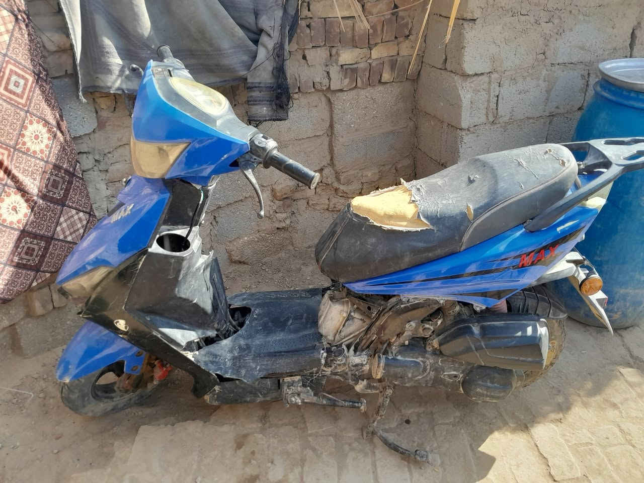 السلام عليكم دراجه ماكس للبيع السعر 350 وبيها مجال دراجه مع مجفته بس عاوزها كفرات والموش الراي دا يتصل هذا رقم تليفوني***********
