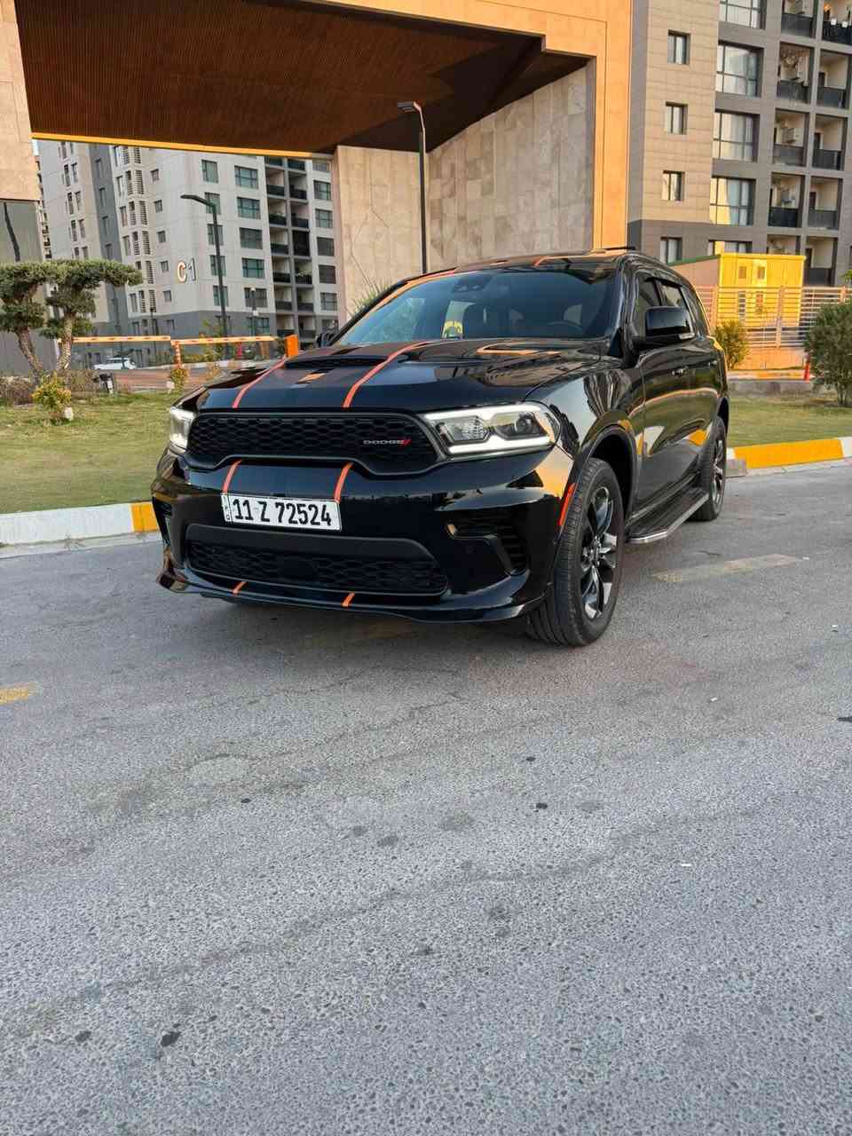 🔥 دوج دورانجو 2024 - GT Premium (اخت الكلين) 🔥
 * الموديل: 2024
 * الفئة: GT Premium (أعلى مواصفات الفئة - فول مواصفات)
 * المسافة المقطوعة (الماشي): 18,000 كم فقط (بحالة الشركة)
تفاصيل الضرر والصبغ:
 * الحادث: جاملغ وبنيد فقط.
 * التصليح: تم تبديل قطع غيار أصلية بالكامل (بدون صبغ / بدون تعديل).
 * السيارة بشرط المعاينة بحالة وكالة الشركة من محرك، جير، وشاصي.
أبرز المواصفات:
 * شاشة كبيرة مع نظام ملاحة وApple CarPlay / Android Auto
 * فتحة سقف، جلد، فتح وإغلاق هيدروليك للجميع
 * كراسي كهربائية مع تبريد وتدفئة + تدفئة مقود
 * رادار، تحديد مسار، ونظام قيادة ذكي
 * رينجات الرياضية الخاصة بـ GT Premium وحساسات كاملة
 * السعر المطلوب: 310$
 * مكان المعاينة: [بغداد الزعفرانيه ]
 * للتواصل والاستفسار: [*********** / واتساب] بغداد, العراق

