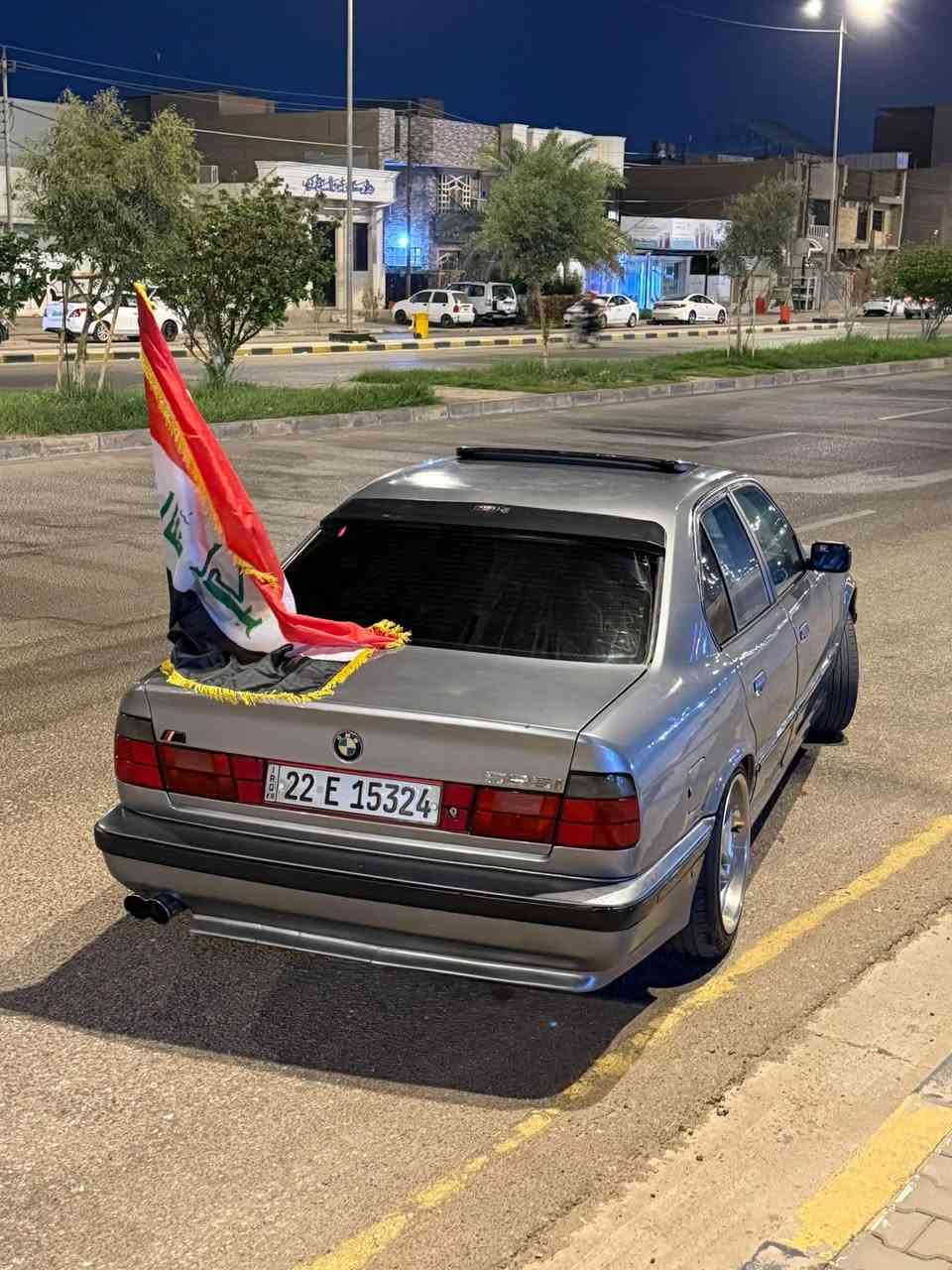 1993   525i
عليها كت كامل m. الويل الأصلي ابو الختم السياره شوفه عينكم جديده وتخبل الصور ليوم صورتهن مو قديمات. رقم أربيل  وداخل كلش نضيف بدون لحيم وترگيع سياره جديده مكانها نجف ***********

السياره اي شي معايزه  سعرها ٦٢ وبيها مجال قليل كلش
