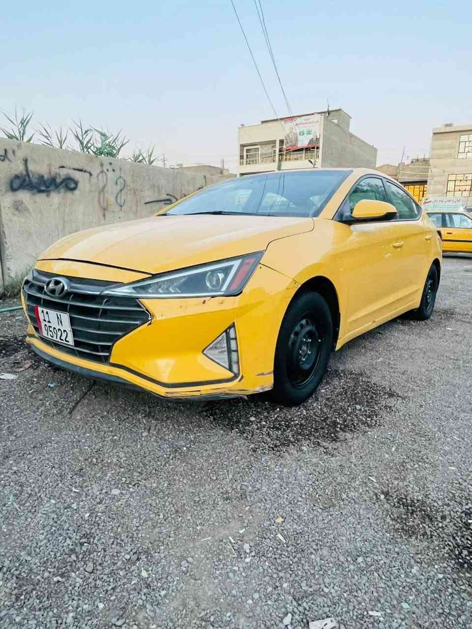 سلام عليكم النترا موديل 2020 
حادثها بنيد وجاملغ نفسه مصلح
سياره رادار جانبي+توقف ذاتي+تحديد مسار+ومعروفة مواصفات النترا بعد مكانها بغداد ***********
