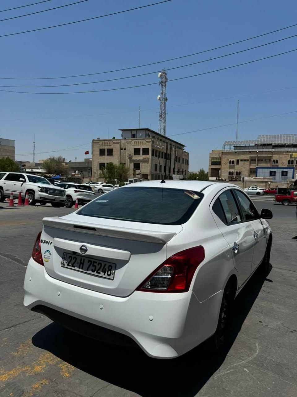 السلام عليكم ،
نيسان صني ٢٠٢٣ مكفول ماعدا بارد في خشم الجاملغ الامامي ودعامية مبدلة كما موضح بلمنشور سيارة جديدة استخدام شخصي من الزيرو ماشية ٥٩٠٠٠ كم 
مكان السيارة البصرة 
السعر :- ١١٥ ورقة وبيها مجال
للاتصال :- ***********
