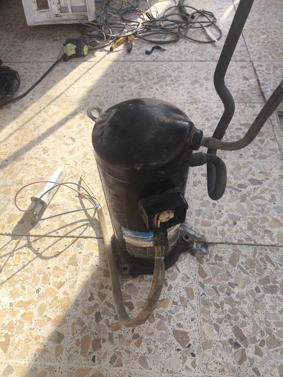السلام عليكم ورحمه الله وبركاته
اخوتي الفنيين عندي هذا الماطور للبيع ٤ طن سنگل فيز مكاني الكوت قيم وأخذ ***********

