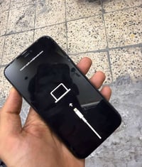 ايفون 11 عادي مبدل شاشة اصلية وبطارية اصلية من اشغلة يطلعلي هيچ تاخذة ...
