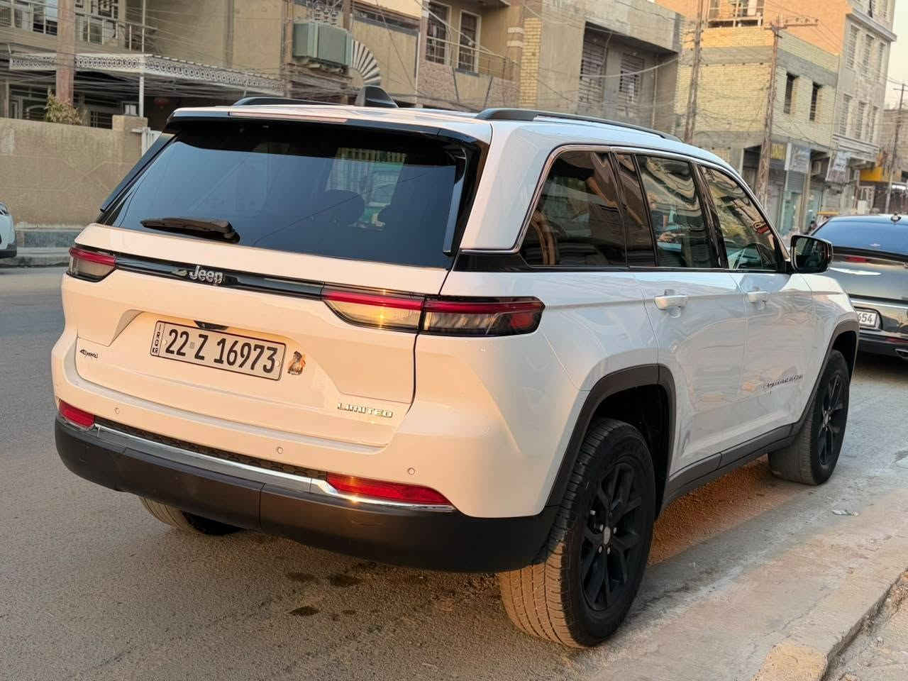 السلام عليكم جيب لمتدد موديل ٢٠٢٣  ٥راكب حادثها دعاميه اماميه فقط ماشيه ٧١ الف سياره جاهزه من كل النواحي المواصفات رادار امامي /مثبت سرعه /نقطه عمياء /تحذير مغادره المسار /فرامل طوارى / ٧اريباك / مقاعد جلد كشنات تدفئه تبريد الخلفيه تدفى صندوك كهرباء مكان سياره بغداد تقاطع درويش صور الحادث ورقم الشاصي بلمنشور 
السعر ٣١٠ وبيها مجال 
***********
***********
