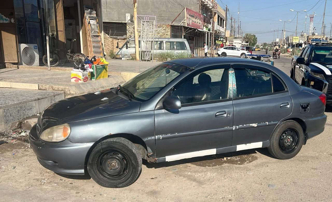السلام عليكم
كيا ريو موديل ٢٠٠١
سياره جاهزه من كلشي 
عارضها ب٣٠وبيها مجال 
مكان سياره بغداد الغزاليه 
***********
