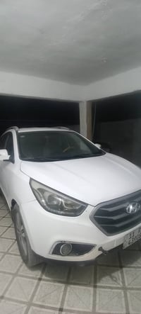 توسان موديل 2015 خليجي مقفوله تبريد ثلج محرك 2000 السعر 150$ وبيه مجال...