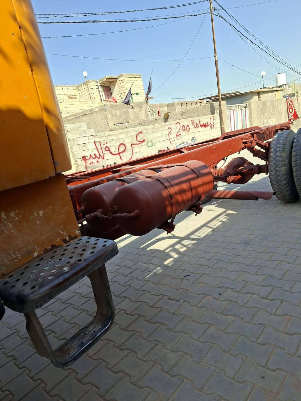 سلام عليكم
أبو ردين موديل 81 /6 طن محرك أكسن حدايه فول شرط تحويل ثاني يوم رقم بصرة ألماني جاهزه للعمل سنوية تنكر 
مكان نجف
ألاستفسر *********** مكلف بنشر
