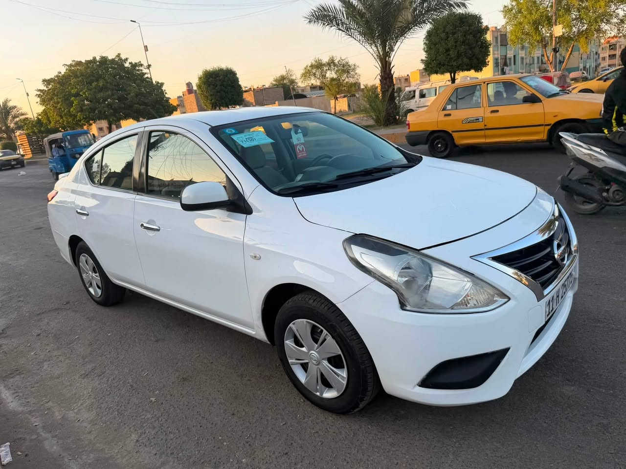 نيسان سني هندي 2019 بليته زركه
سياره بدون صبغ او تبديل بيها بارد فقط كما موضح بالسونر 
صدر هسه مبدله تخم تاير شاده جديد تبريد ثلج ❄️ 
مكينه وكير مكفولات سياره اي نقص مابيها 
ماشيه 93km حقيقي 
سياره جديده بمعنى الكلمه رقم انكليزي وسنويه بسمي هزه جديده تحويل ثاني يوم مكاني البلديات *********** سعر 98 وبيها مجال بسيط جداً
