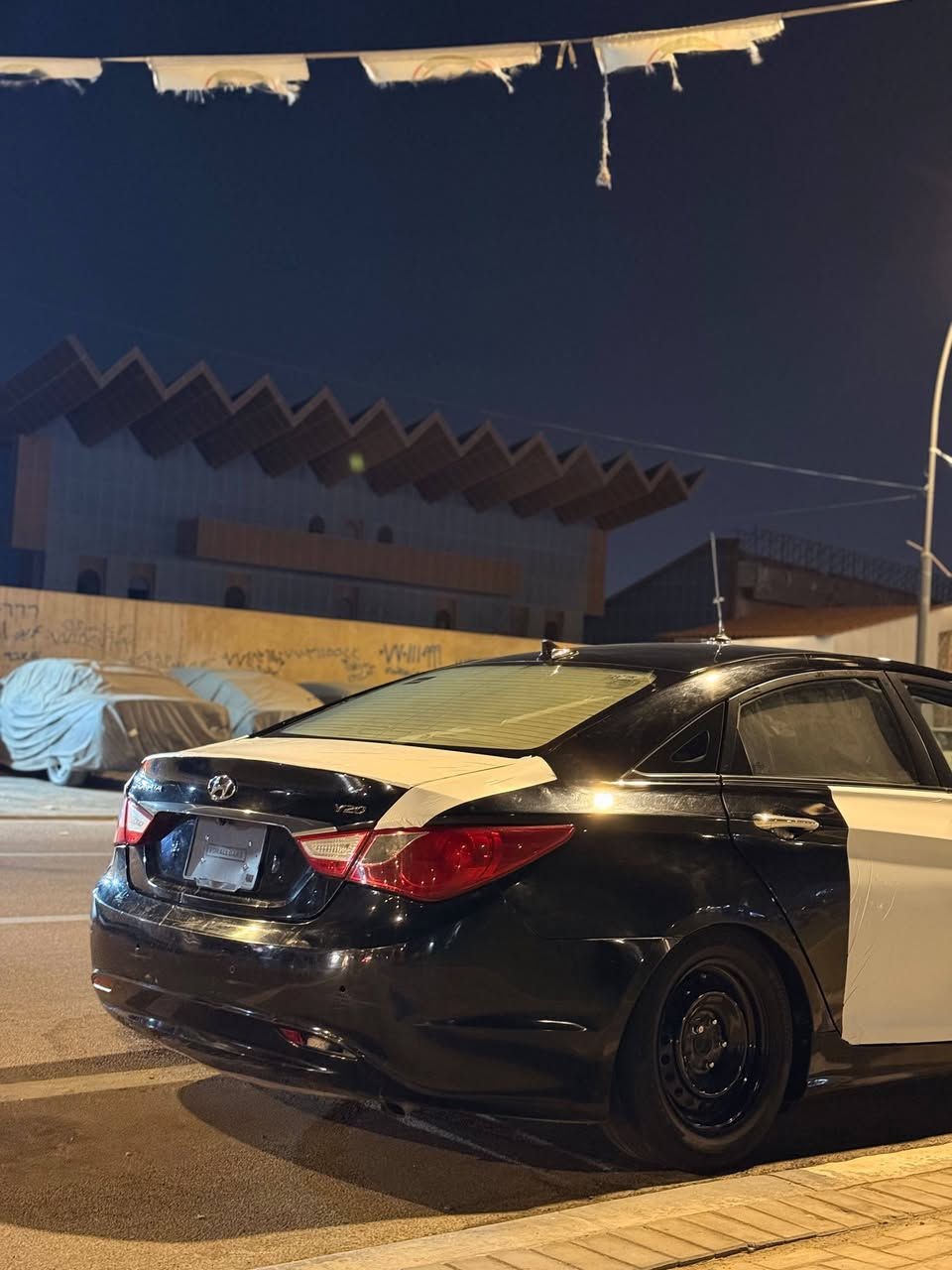 السلام عليكم عيني سوناتا بانزين مديل ٢٠١٤اصل مكينة ٢٠٠٠ دوش سيارة جاهزة من كلشي كصة جنطة متومة شرط شرط شرط حاسبة صبغ فقط مكانات لكص سيارة فول عدة بصمة وفتحة سعر ٤٨ وبيها مجال جوة سوك ابيع شراي يتصل *********** مكاني البصرة

