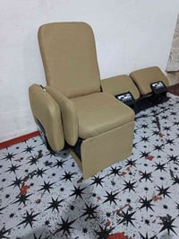 شباب  كل تفاصيل بل مقطع توصيل لباب البيت موجود 07780466131