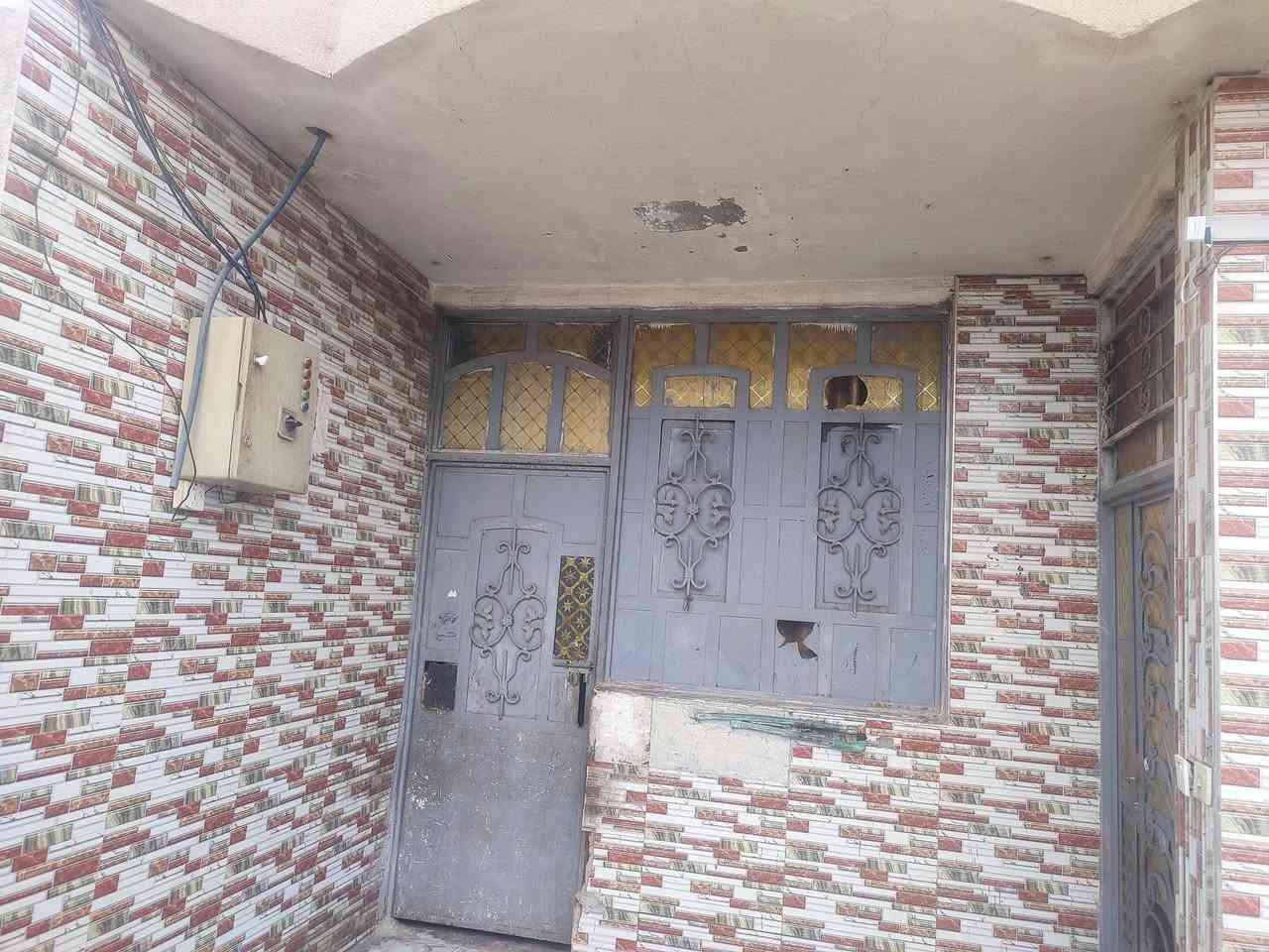 سلام عليكم بيت للبيع مقابيل النازحين 
استقبال وغرفه وصاله ومطبخ وصحيات 
م 150 انزال 20 سعر ب35وبي مجال 
‏‪***********‬‏
