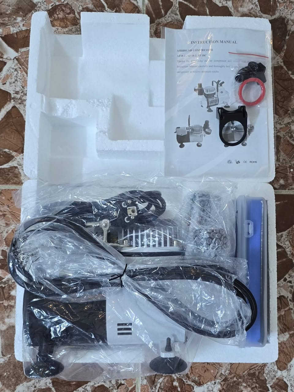 Airbrush Compressor 

كمبريسر جديد ( خط غذائي ) كامل مكمل

السعر : 70 الف 

وايضا متوفر الوان اساسية Vallijo

توصيل متوفر لجميع أنحاء العراق 📦 🇮🇶 

للطلب والاستفسار يرجى مراسلة الصفحة او التواصل مع الرقم الآتي : ***********
