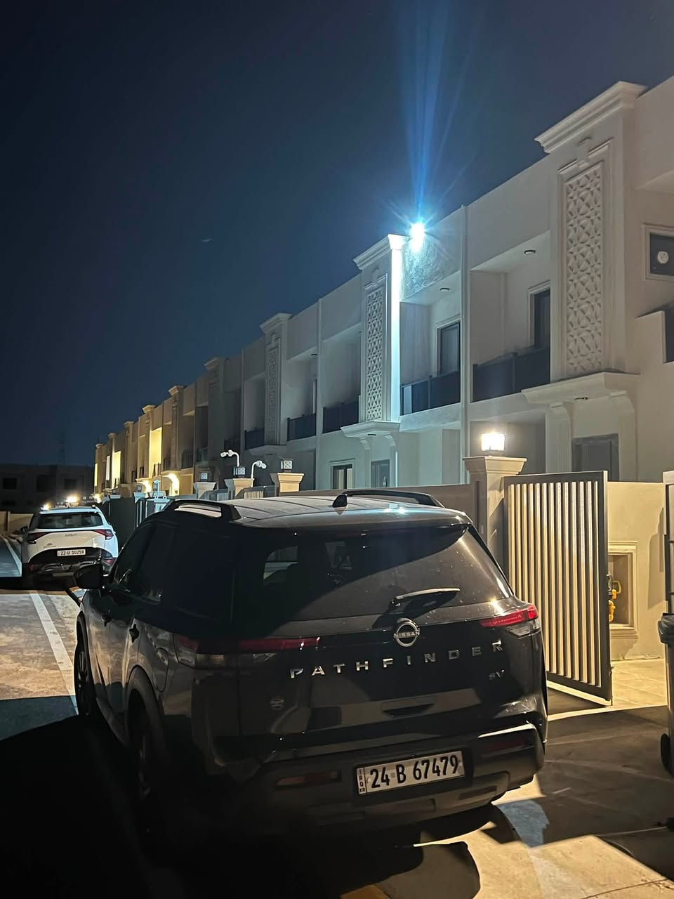 📌 Nissan Pathfinder 2023 SV 📌

♂️عداد المسافة 90 الف كيلو

💵 (السعر/240$)

♦️(السيارة رقم دهوك)

♦️المواصفات :

بصمة تشغيل
بصمة ابواب
تشغيل عن بعد(Remote Start)   
رادار امامي (تحديد مسار)
رادار جانبي (نقاط عمياء)
رادار خلفي (تحذير من الاصطدام)
حساسات ا+ خلفية 
كشنات جلد
كشنات تدفئة 
كشن خلفي متصل 
تبريد قطعتين لمس 
تحكم وضعيات القيادة...Drive Modes 
اوتو ستارت Auto Start 
اوتو ستوب Auto Stop
شفتات استيرن 
هيتر استيرن
Apple Car Play
Android Auto 
هاند بريك بصمة
اوتو هولد Auto Hold
مانع انزلاق+ABS
شاشة كبيرة لمس+كاميرا
منافذ AUX+USB
وبقية المواصفات المعروفة

♦️(العنوان موصل)
                  - - - - - - - - - - - - - - - -

♦️ للاتصال
***********
