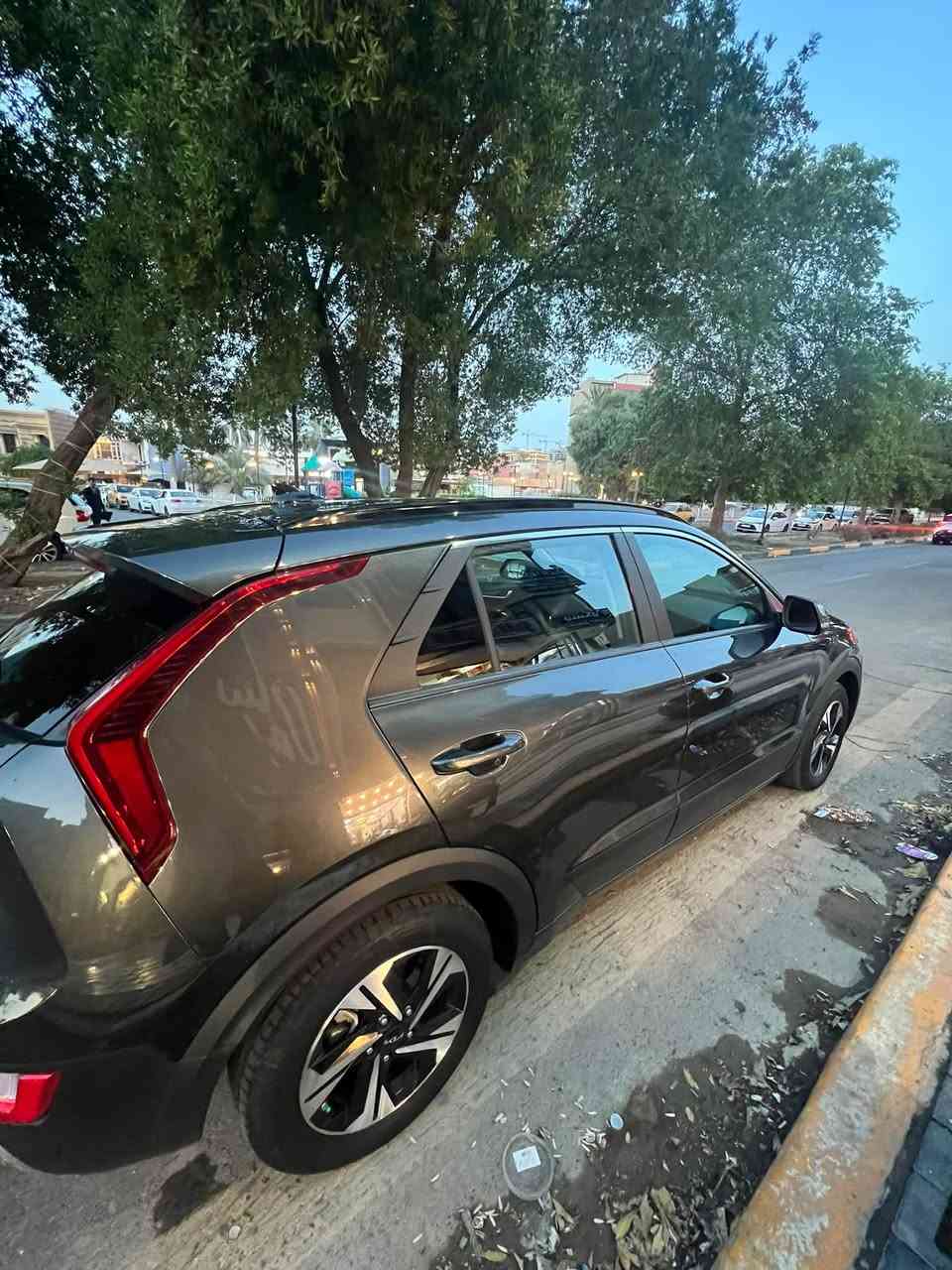 السلام عليكم كيا نيرو هايبرد  رايدها ب ١٥٠ وبيها مجال  فول عده الفتحه للبيع او مراوس  موديل ٢٠٢٤ بدون ايرباك رقم بغداد بااسمي بدون دواخل تبريد الشركه مي الشركه ماشيه ٧٩ ميل حادثها موضوح بالصور وبيها نص الباب مال سايق كلير كير مكينه مكفولات تبريد ثلج مكاني  بغداد اليرموك رقمي ***********

نص مكتوب في الصور:
- BIDCARS