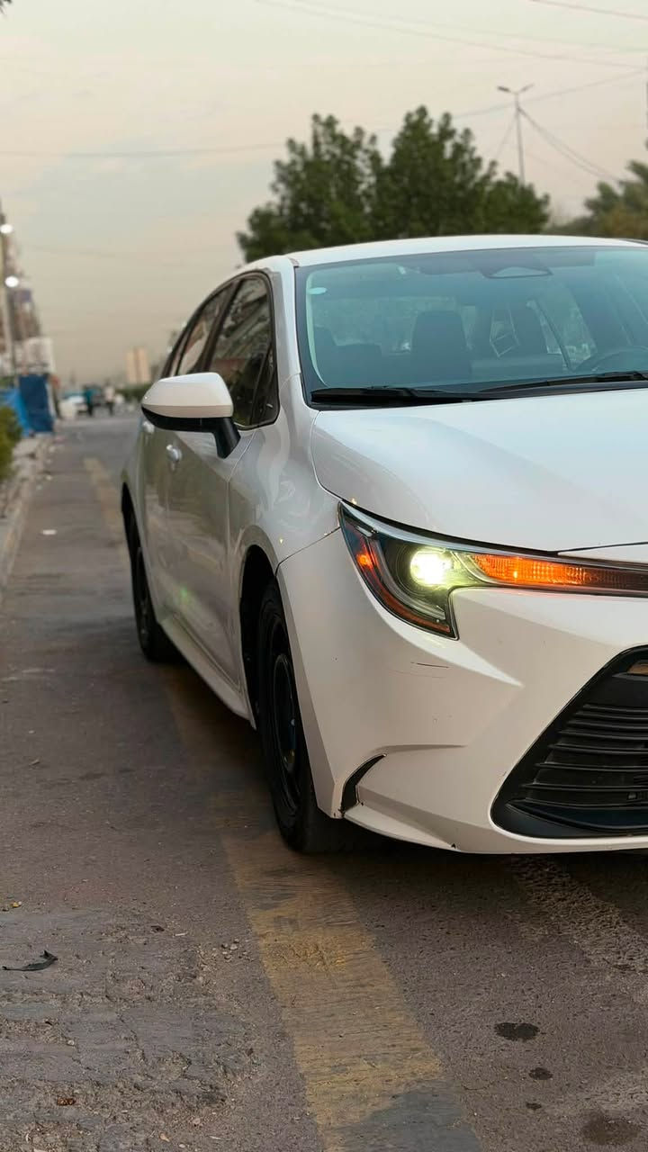كورلا يابني اصلي وارد امريكي موديل 24 بانزين فقط السعر160 حادث امريكا دعاميه فقط سياره كلين مواصفات LE سياره جديده واحلى من الصور تجي وتشوف بعينك داخله على ايدي من امريكا جديده وما متعوبه مال بيت باسمي مكان بغداد حي اور قرب جامع الفردوس غير متواجد على فيس للاستفسار الاتصال ***********
