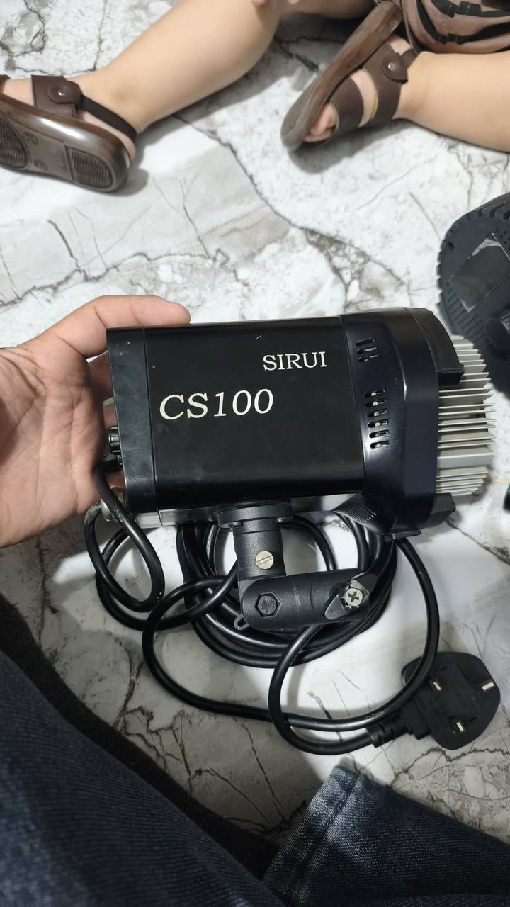 مجموعة اضاءه مستمرة مع ستاندات للبيع 
اضاءه مستمرة من سيرو ١٠٠ واط السعر ٧٠ الف 
اضاءه rgb 200 w السعر ٧٥ الف 
اضاءه ١٠٠ واط cb تو كلر السعر ٥٥ الف 
سنوت اشكال متعددة السعر ٣٠ الف 
ستاندات عدد ٣ السعر الاجمالي ٧٥ الف 
متوفر توصيل ***********
