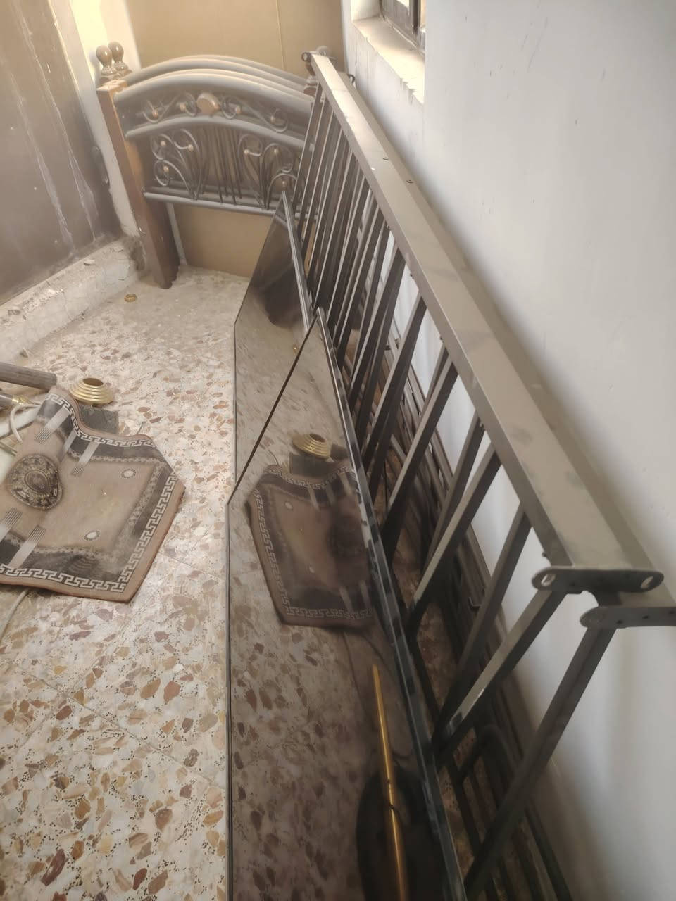 السلام عليكم
عندي جربايه طابقين باب لاول حديد او خشب صاج تريده تنفصل كل نقص مابيهن حته براغيهن موجودات  كلش نضيفات الله شاهد سعر الجرابي 175

او عندي تلفزيونات واحد تلفزيون كريم حجمه   55 سعره 200

والثاني تلفزيون شينون حجمه 42 سعره 100 

والتلفزيون الثالث LG حجمه 42 فقط شريط ضارب بي صوت سعره 60

  ***********
